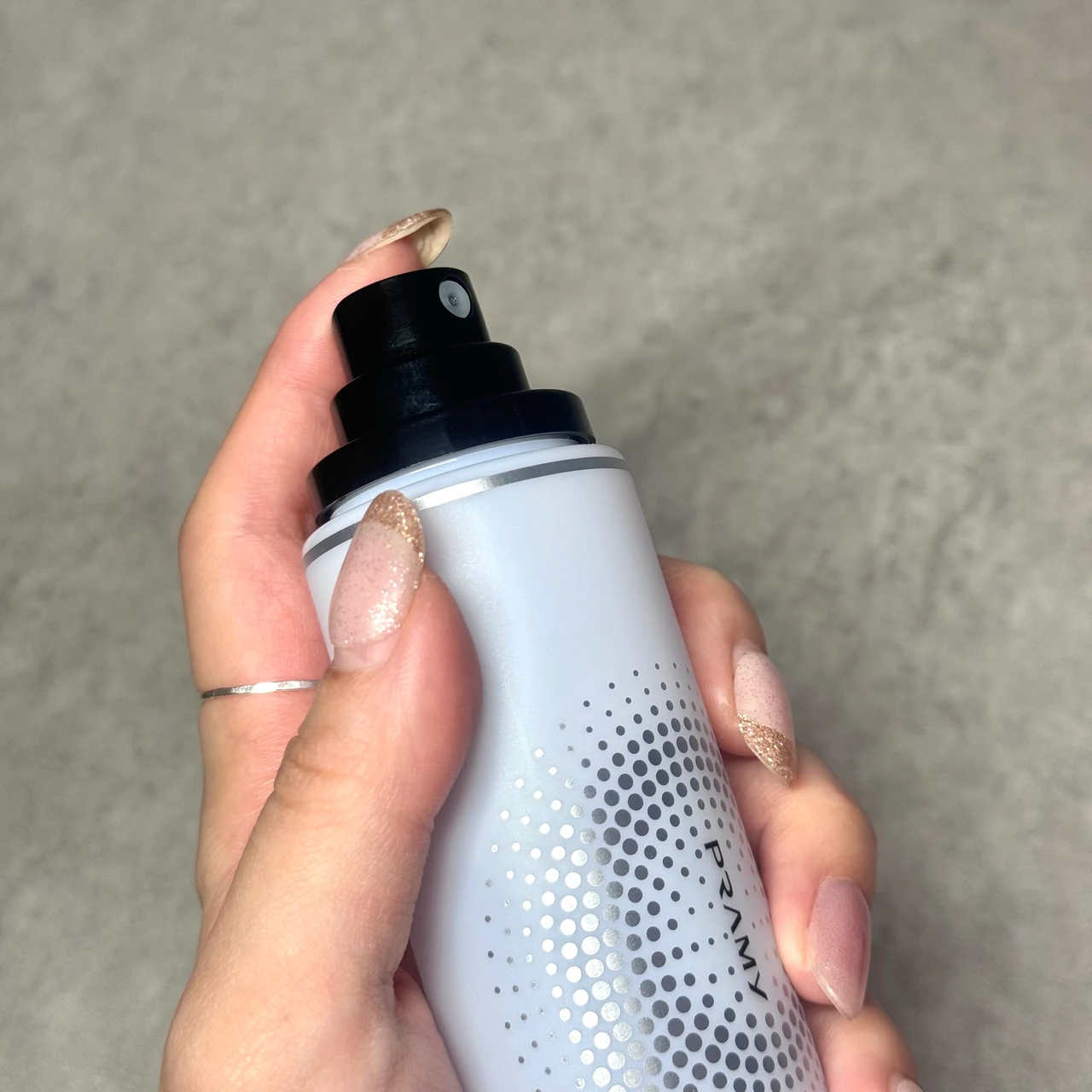 プラミーPRAMY メイクアップセッティングミスト モイストタイプ