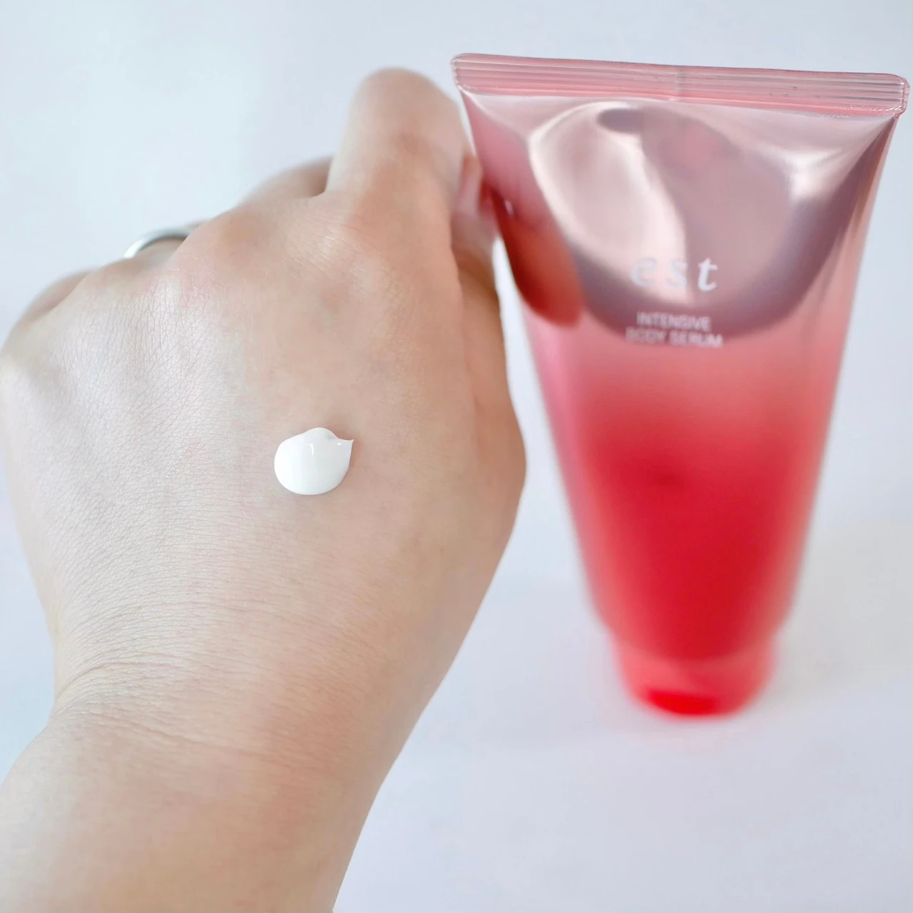 est(エスト)インテンシブ　ボディセラム