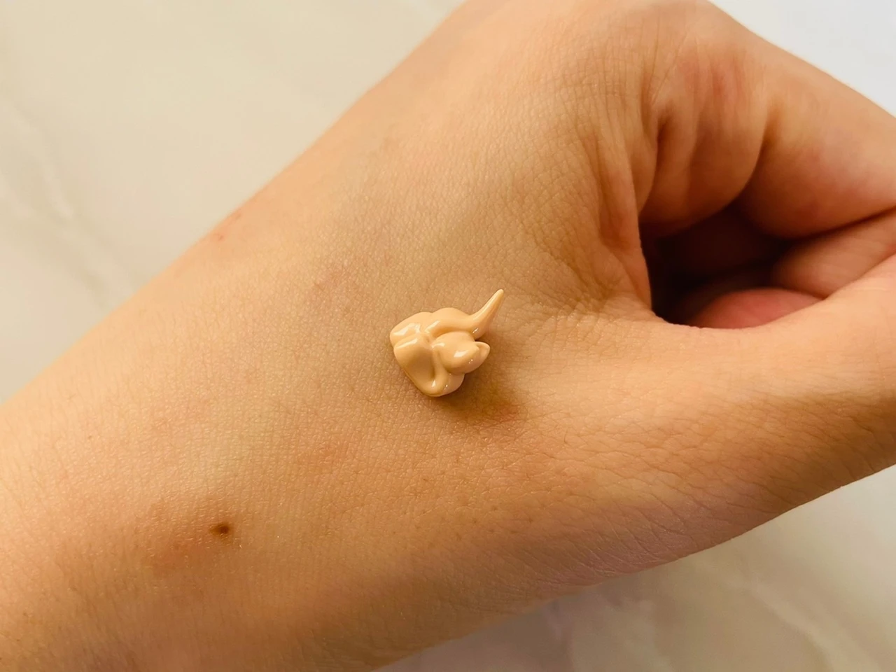 ベストコスメ受賞！【&be(アンドビー)のUVプライマー】ツヤ肌補正・日焼け止め・美容液、3役揃った万能化粧下地をレビューします♡_3