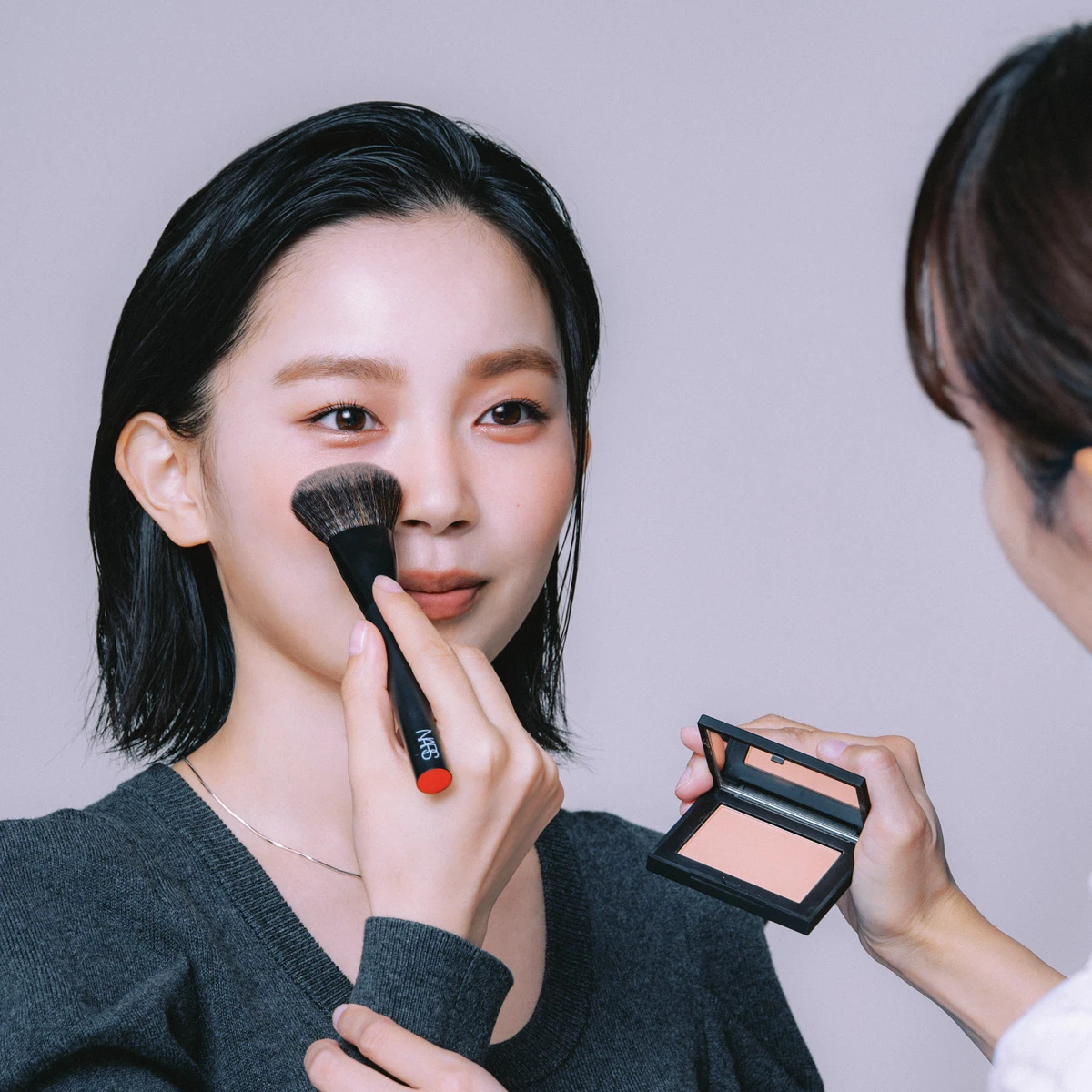 NARS ブラッシュ N 927 DEVILISH チーク 塗り方