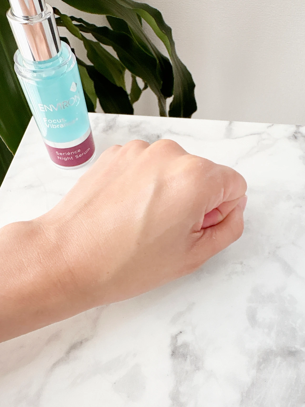 【夜美容はコレ☝️エンビロン初の夜用美容液✨】ストレスに着目した「セリエンスナイトセラム」🌃_2_3