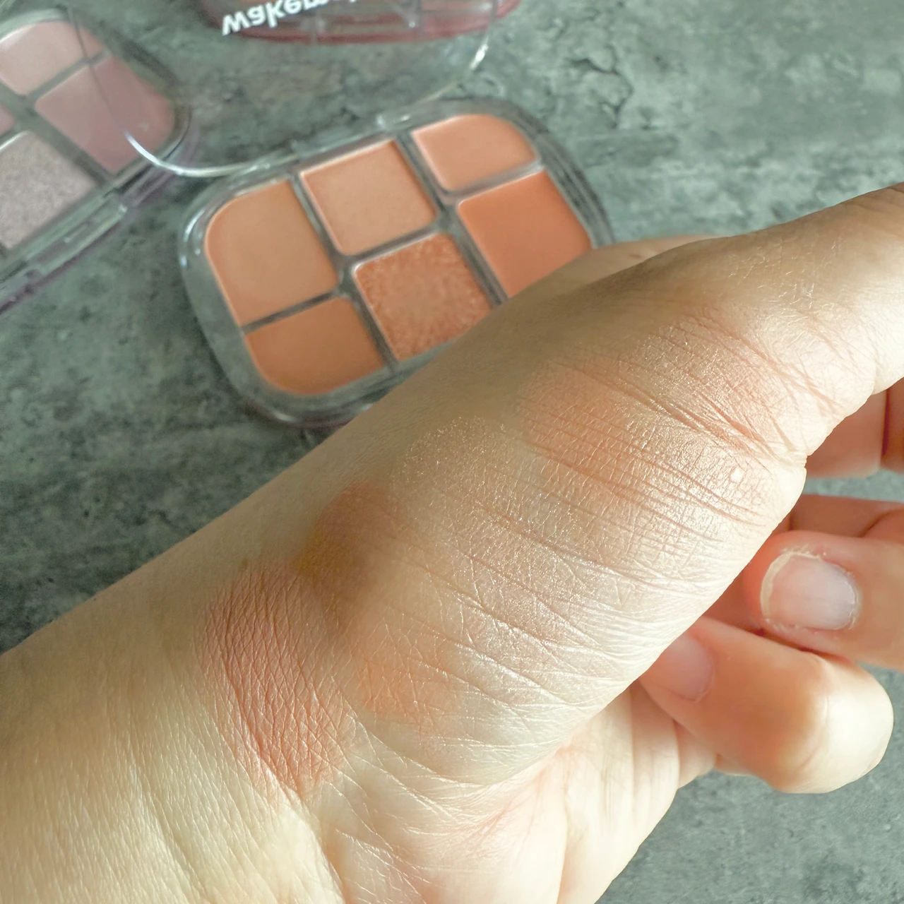 トレンドを押さえたシアーでワントーンの“映える”目元に！SNSでも話題の『WAKEMAKE』 ソフトシアーマルチパレットをお試し！_5