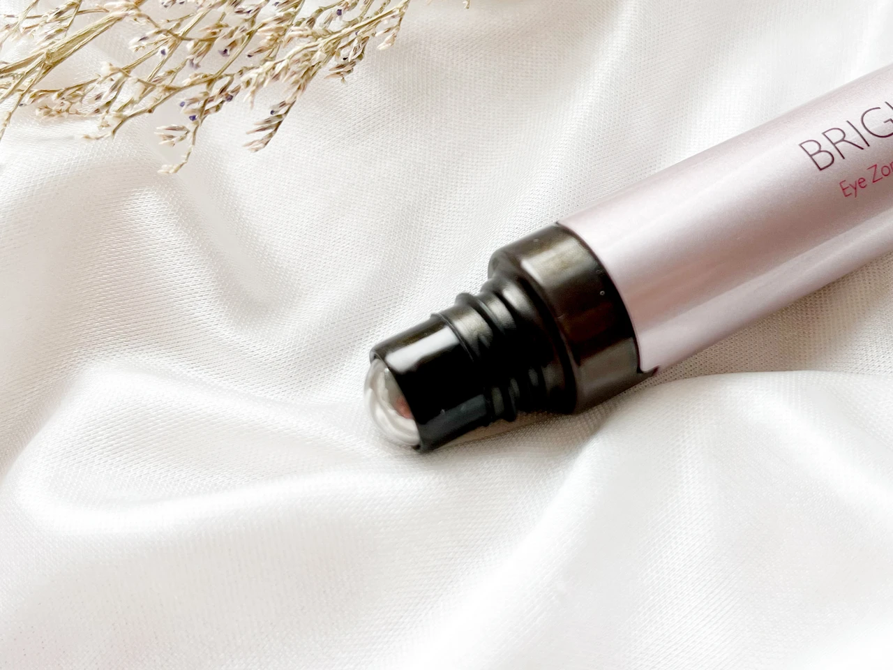 【目元ケア】独自の2in1スティック。セラムとバームでハリツヤの目元へ。ブライトエイジ_3_1