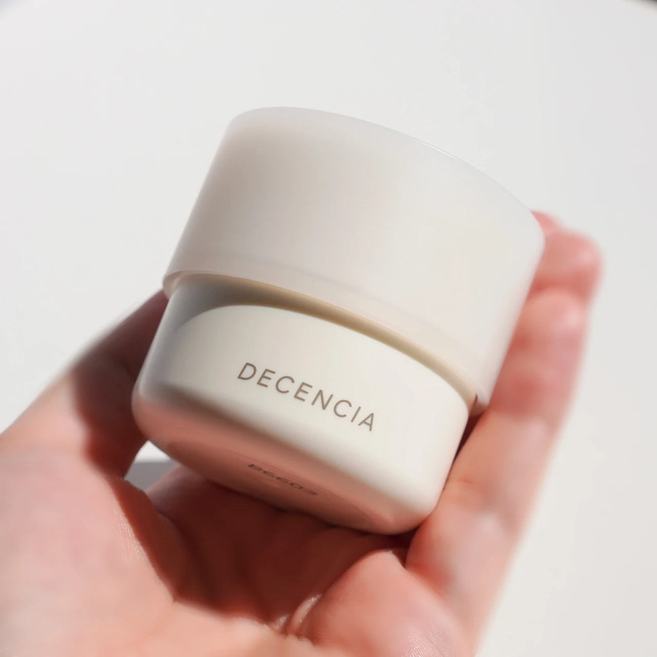 角層にアプローチ。ディセンシアの擬似角層でやさしくつつみこむクリームを紹介します!_2_1