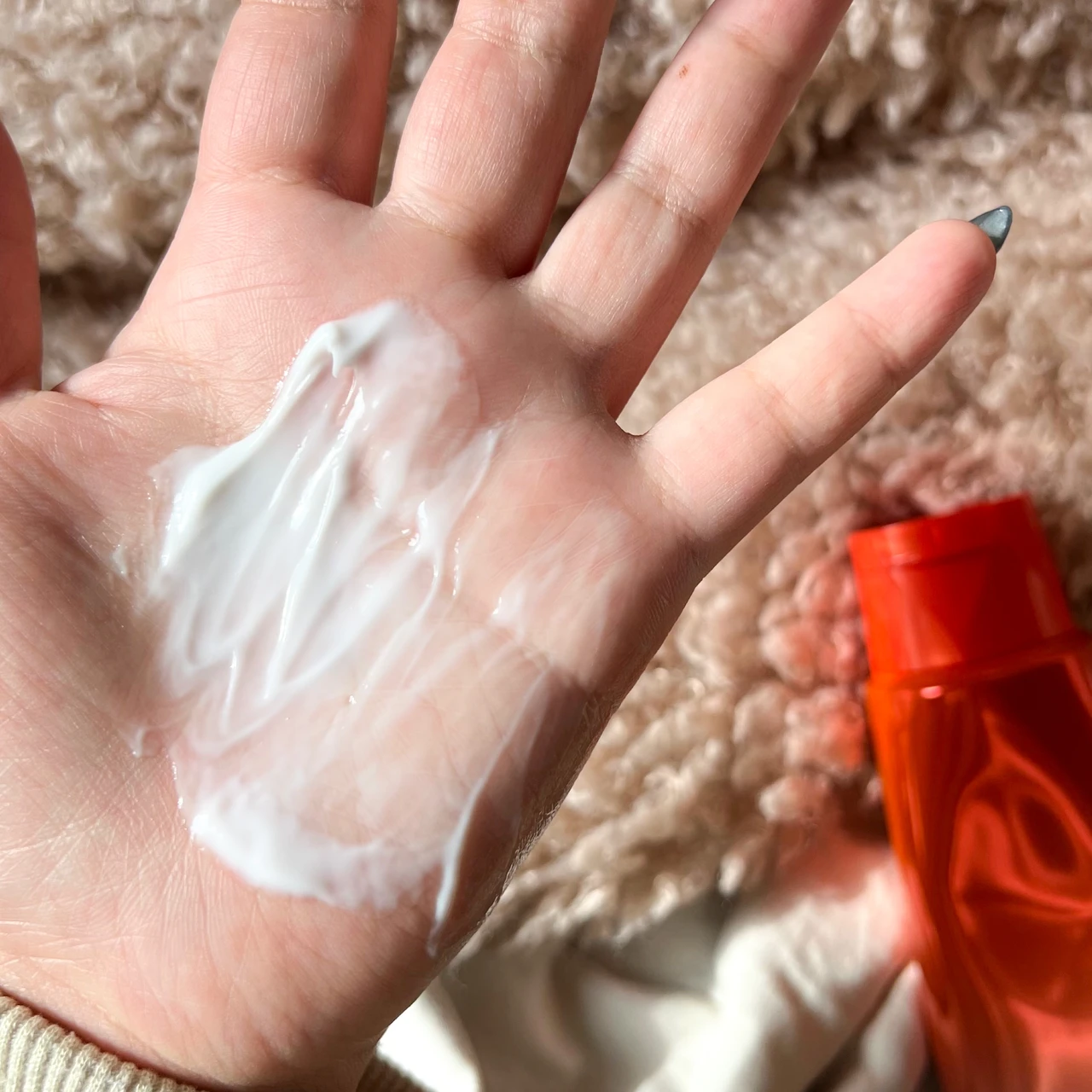 クリームを伸ばした状態