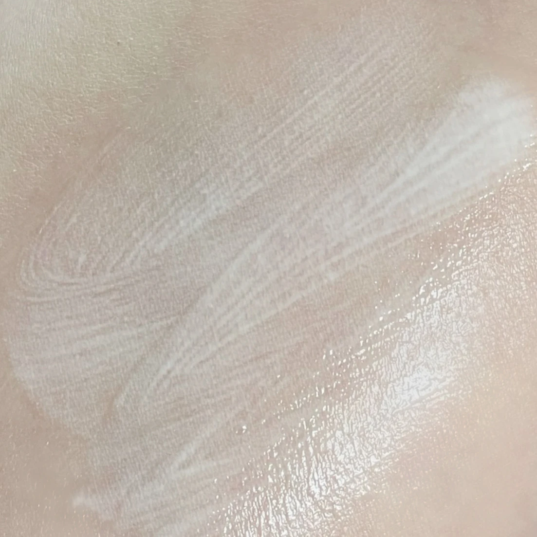 カバーマーク トリートメント デイ クリーム
【MAQUIAブライトニング・UVグランプリ2023【スキンケアUV部門】で2位を獲得】👏_2_2