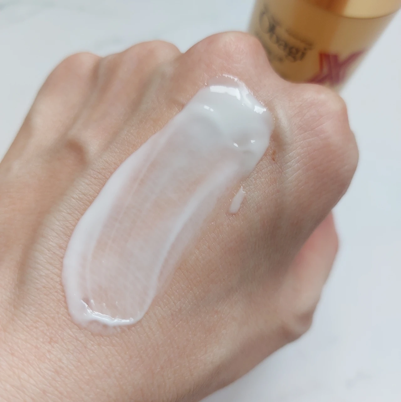 オバジX フレームリフトエマルジョン テクスチャー