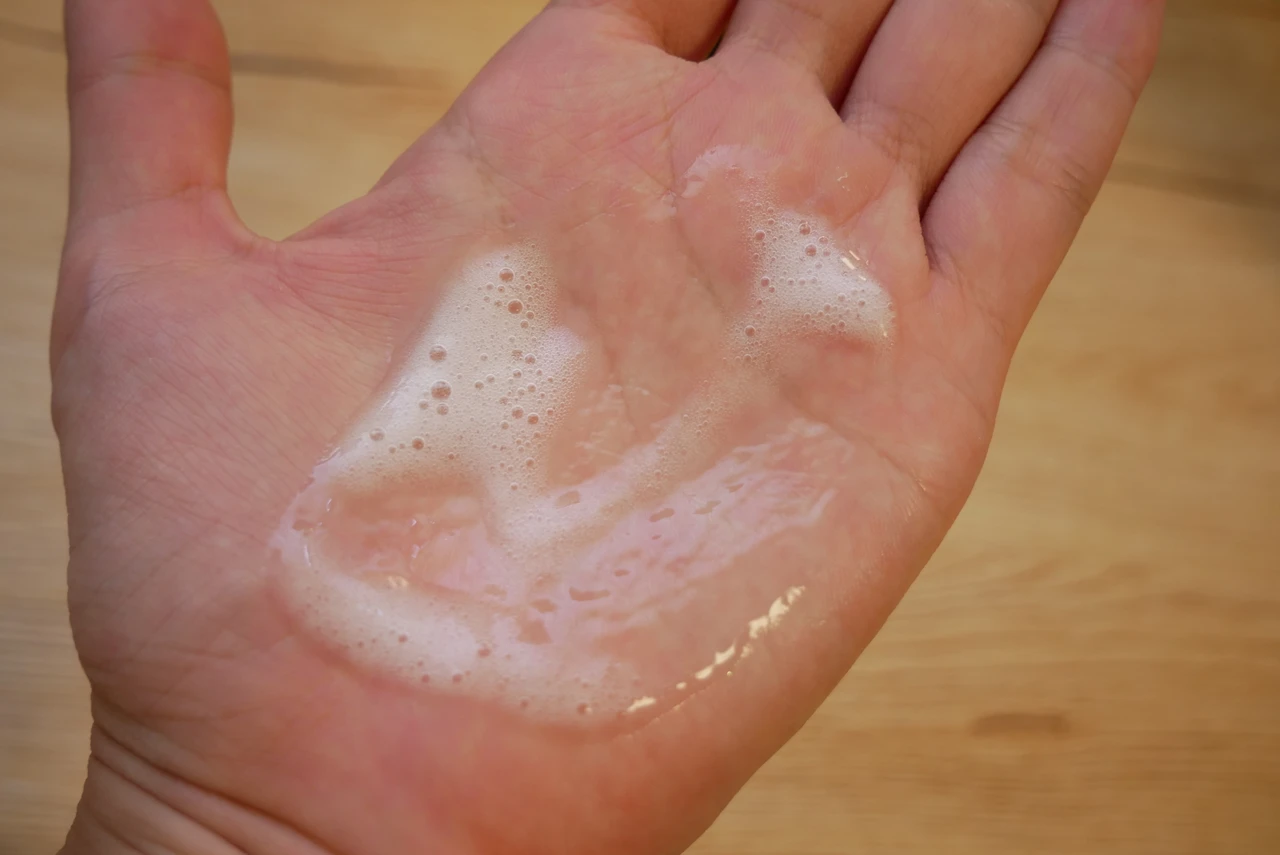 ines アクア チャージ ムースの泡