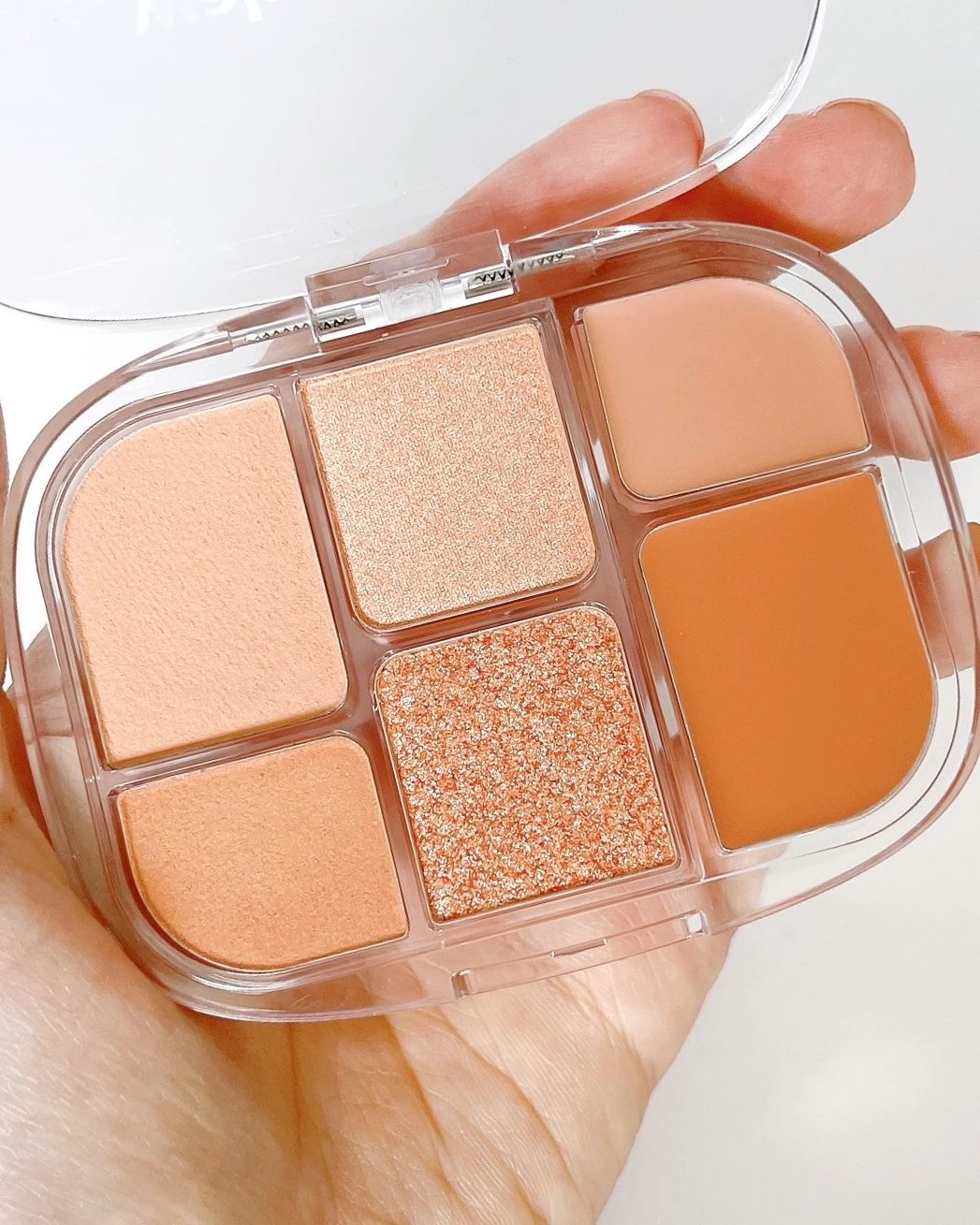 wakemake ウェイクメイク ソフトシアーマルチパレット 01