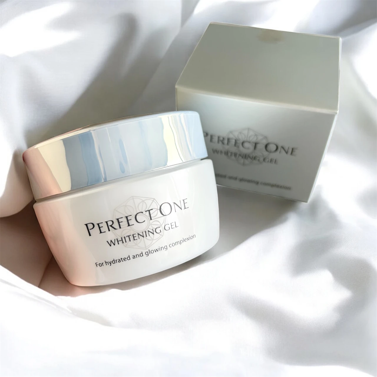 パーフェクトワン 薬用ホワイトニングジェル パッケージ