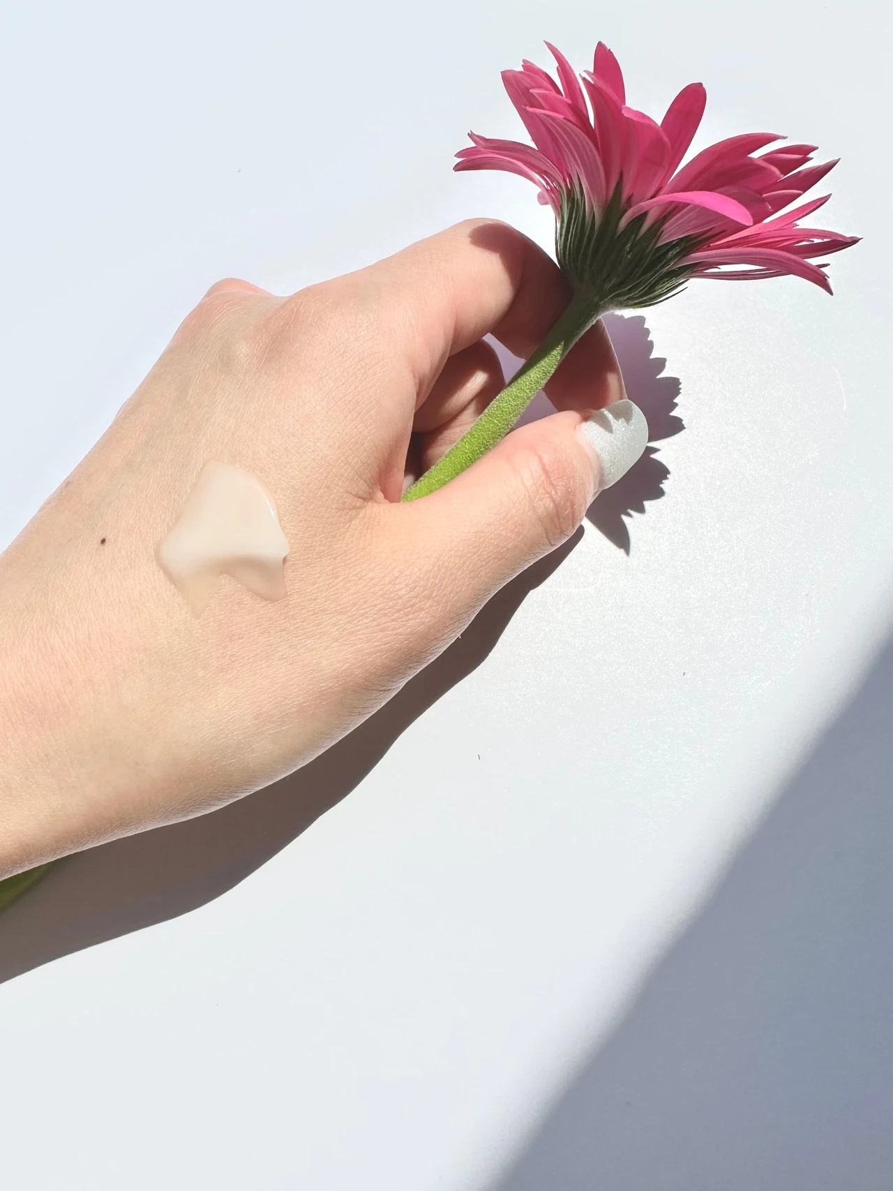 🩰🧊🤍🌺🌸
大人気オールインワン美容液【カナデル プレミアリフト】がグレードアップして登場🪄_2