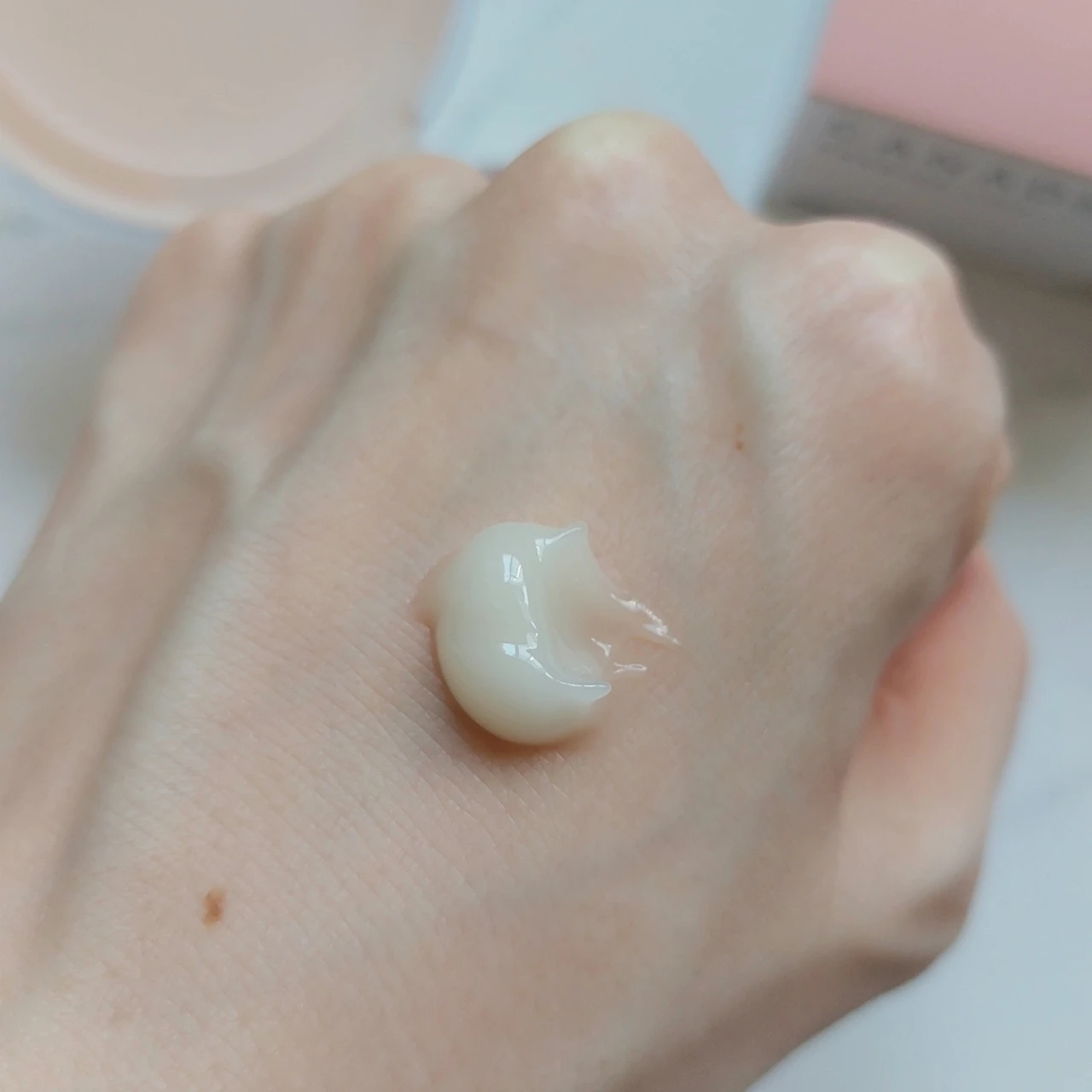 ハリ不足・シワが気になる人は要チェック！カナデルのプレミアリフトで手軽に手堅くケアしよう♪_3_1