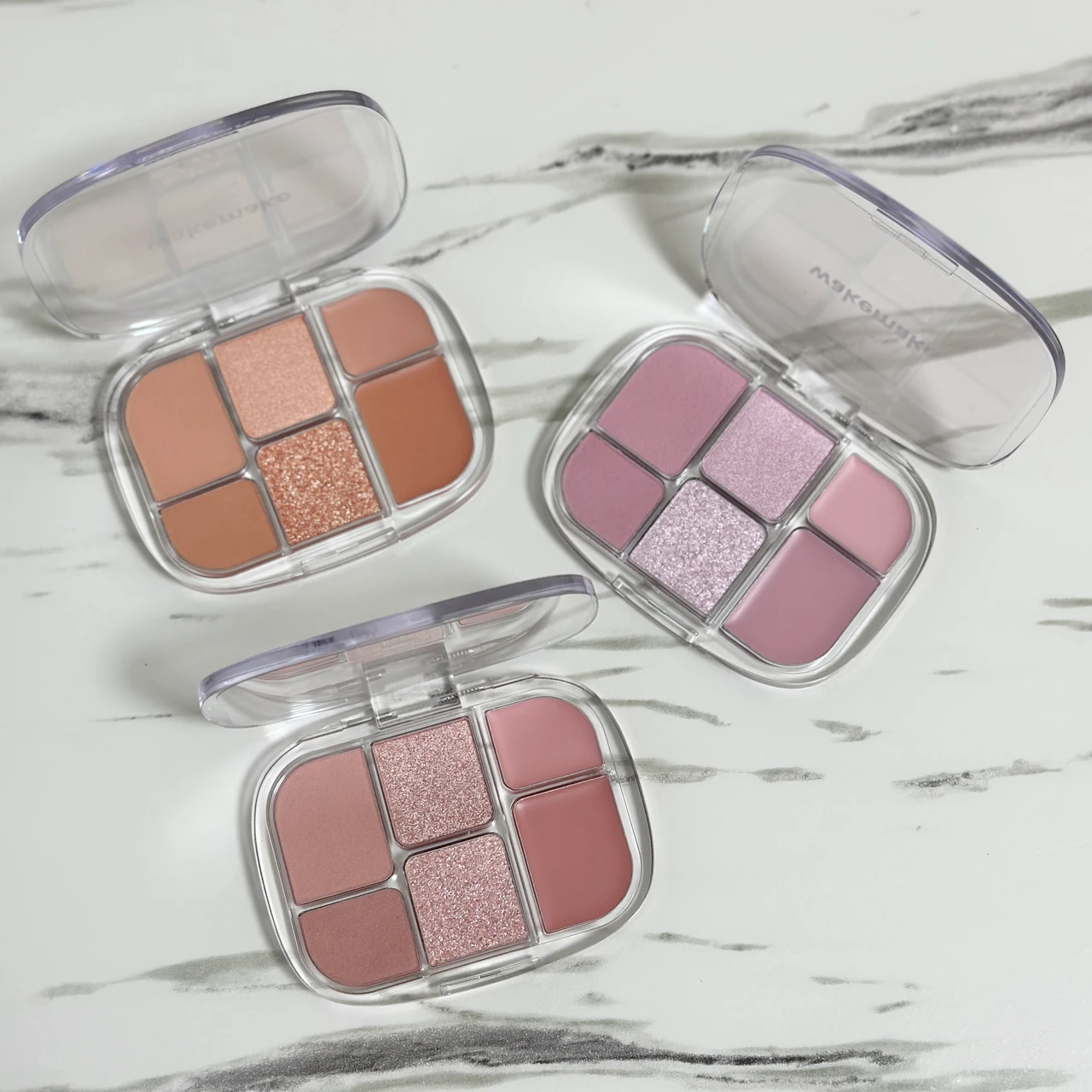 春にぴったり♡色味が可愛いWAKEMAKEのマルチパレット_1