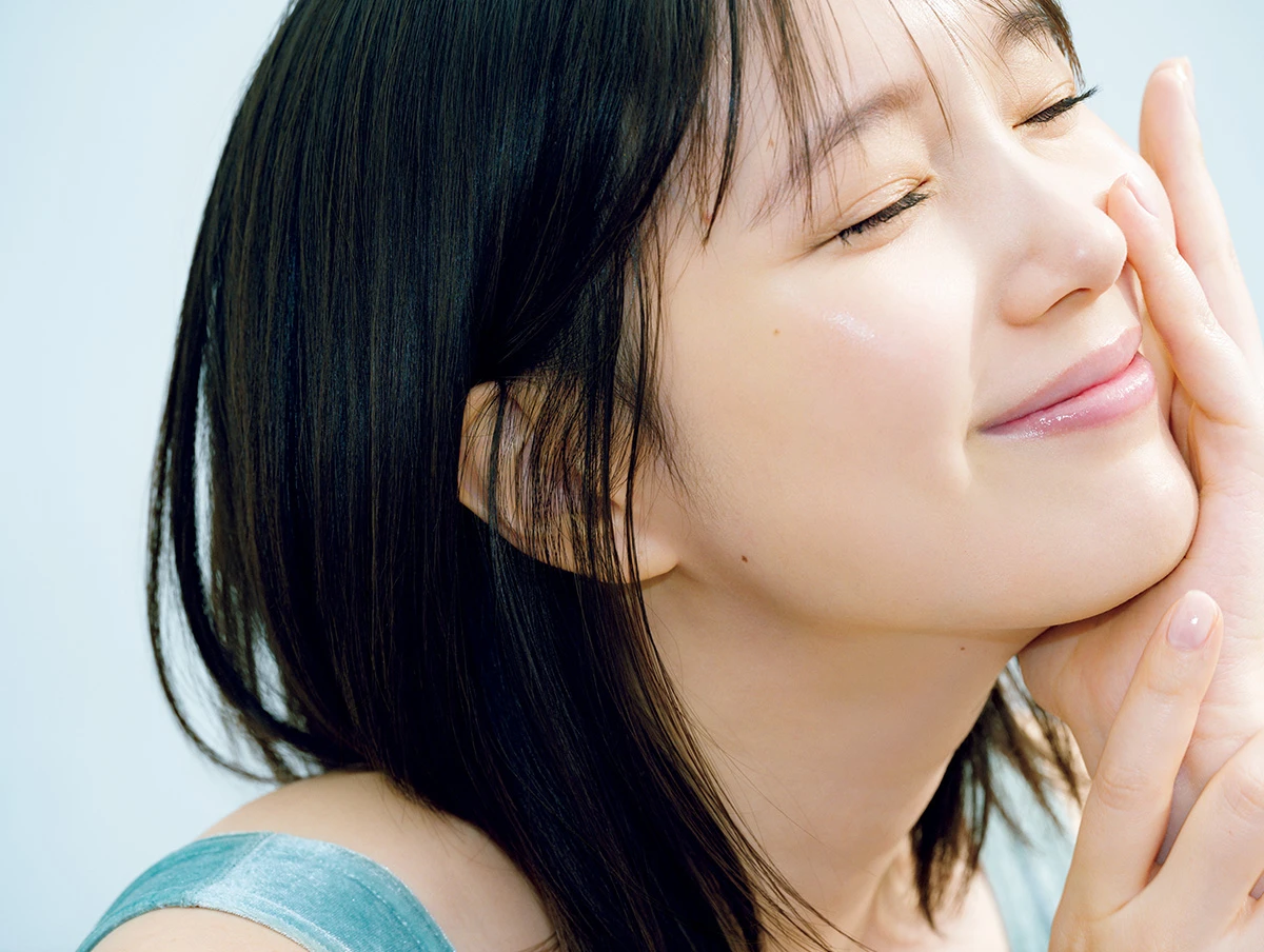 キュレル 潤浸保湿 角層深部バリア美容液　本田翼　セラミド