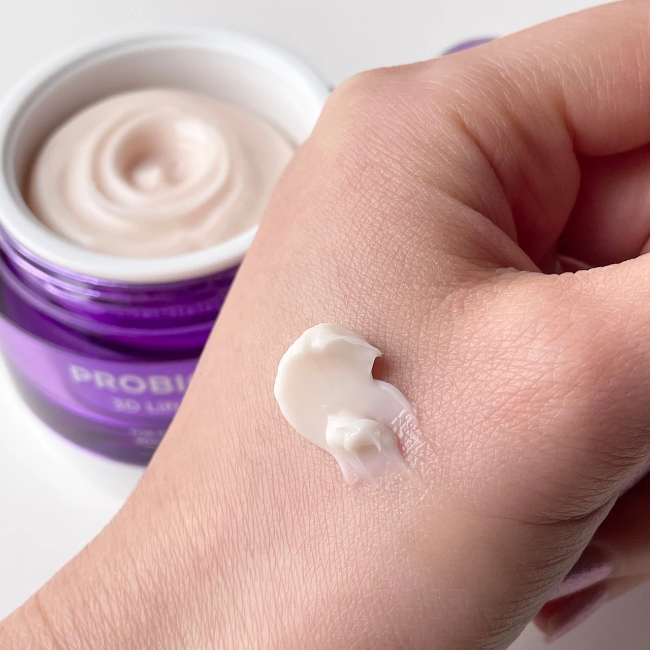 プロバイオダーム ３D リフティングクリーム