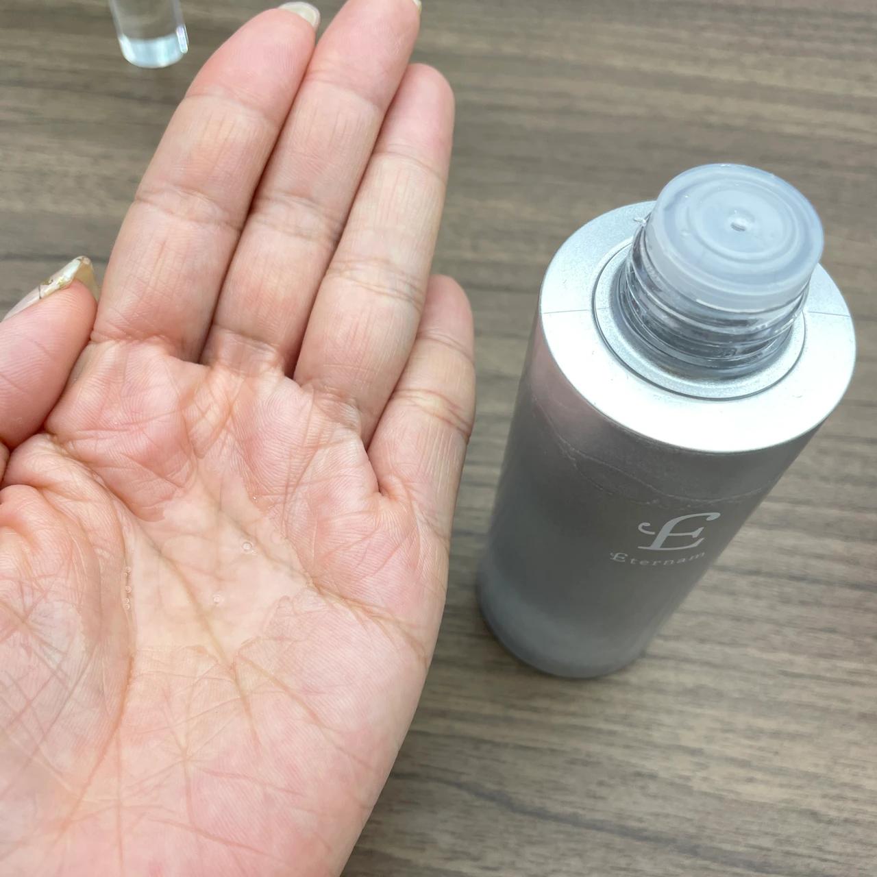 【エテルナム】再生医療研究から生まれたスキンケアを自宅で！新たな美容習慣、『唇育®』に注目！_9_2