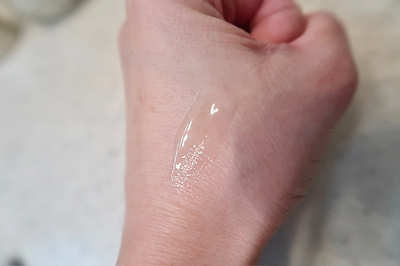 【エリクシール ザ セラム aa(医薬部外品)】つや玉輝く理想の肌へ_2_2