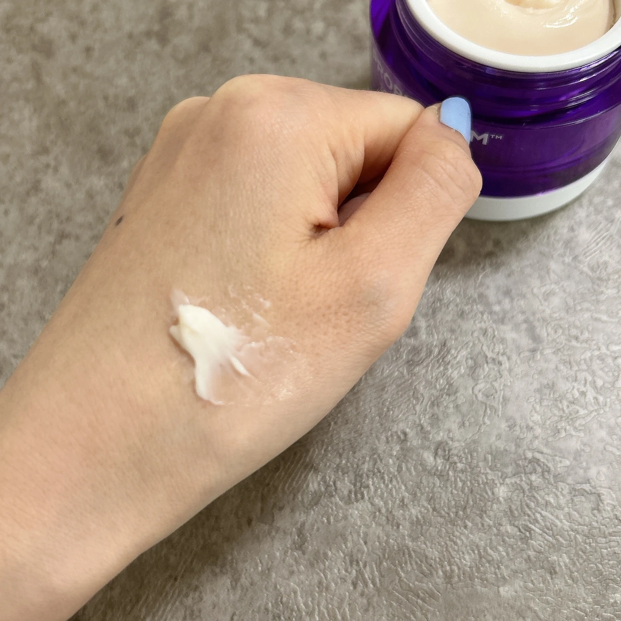 プロバイオダーム™︎ 3Dリフティングクリーム テクスチャー