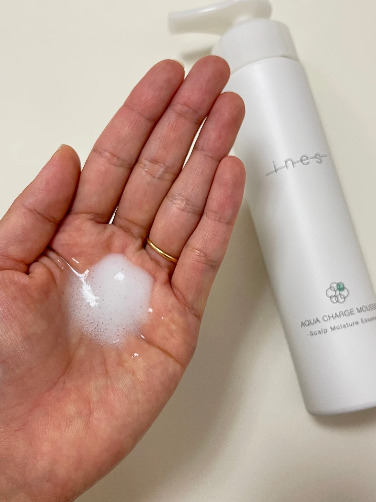 頭皮に『じゅわ〜』っと潤いを。ines アクア チャージ ムース。_2_2