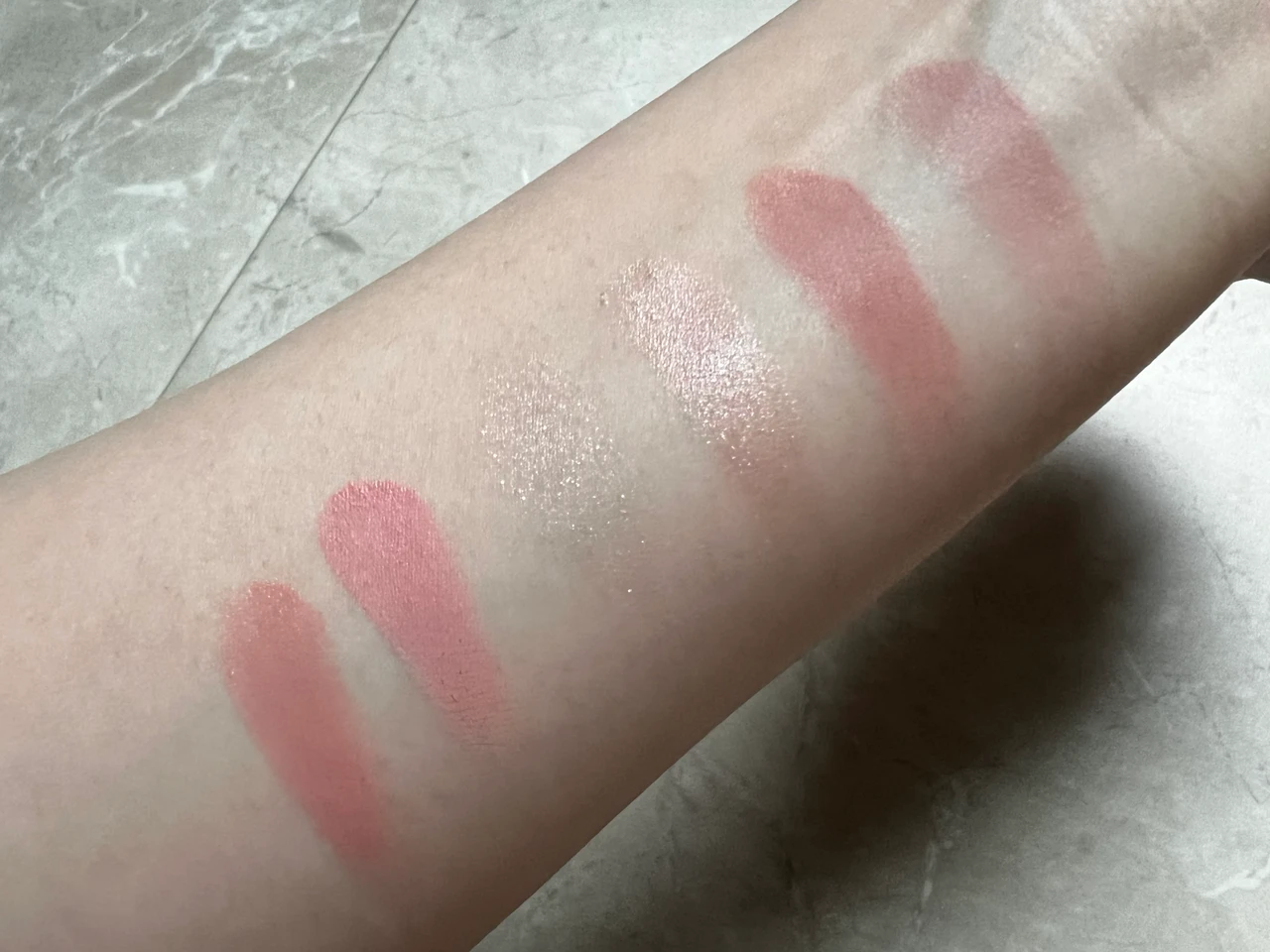 【ウェイクメイク】マルチパレットで何通りも楽しめちゃう！チーク、ハイライト、アイシャドウ_3_2