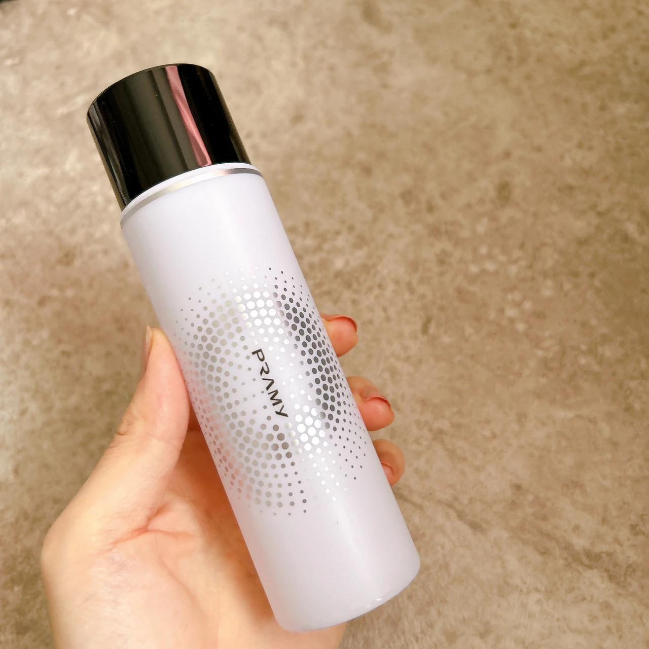 メイクアップセッティングミスト モイストタイプ パッケージ