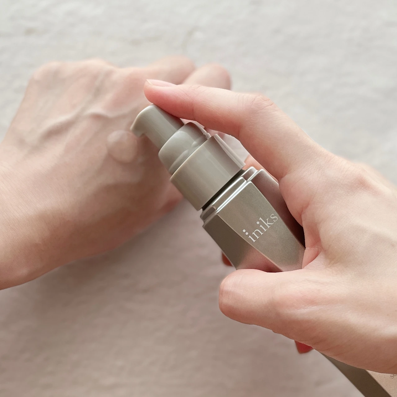 角層のバリア機能をアクティブに。「iniks アドバンスバリア セラム」は弾むようなハリツヤ肌へ導く美容液。