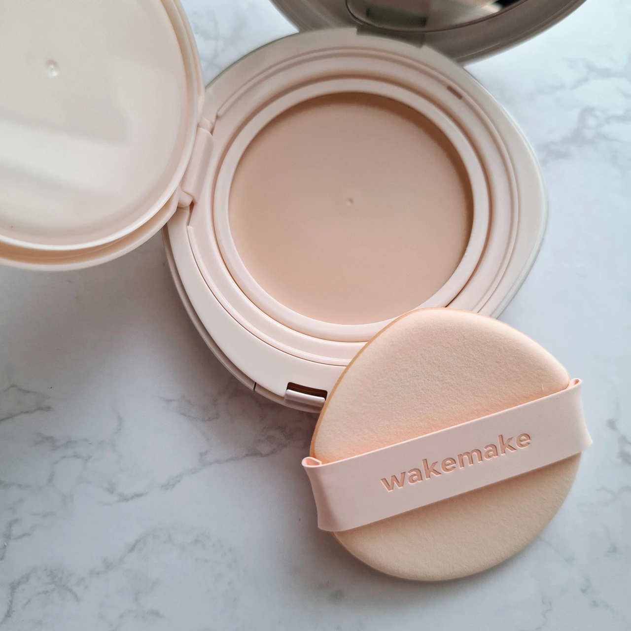 WAKEMAKEソフトシアーマルチパレットで簡単ワントーンメイク♪デイリーメイクのパワーアップにおすすめ♡
_4