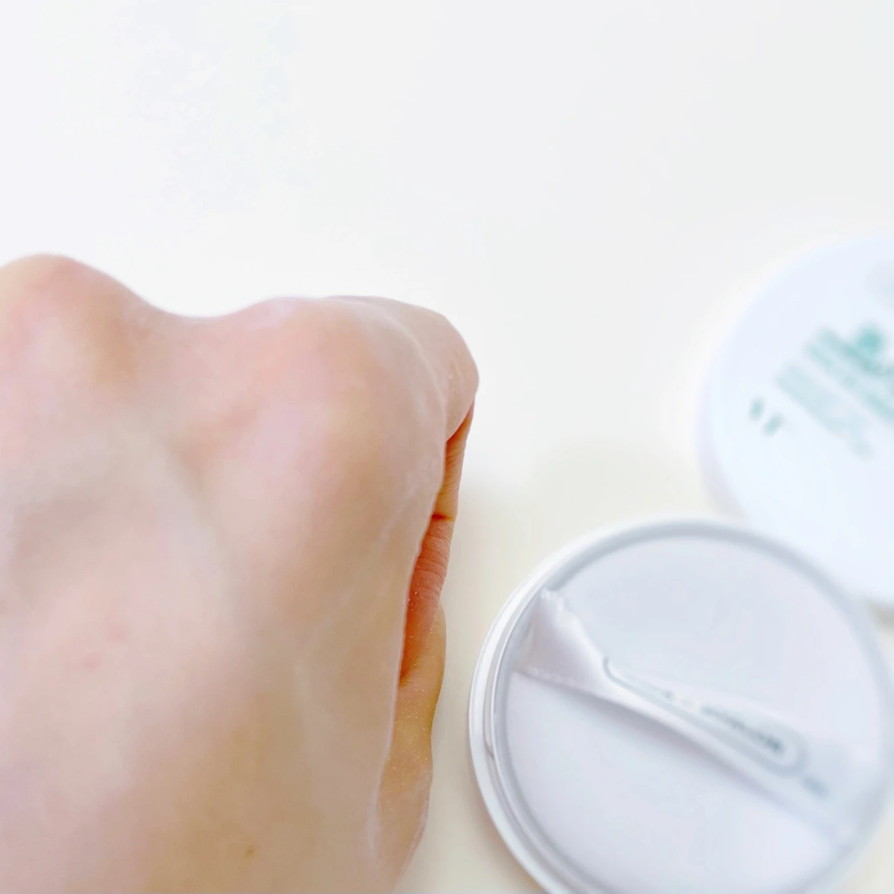 オイリー肌&敏感肌&メンズ肌も使えるノーセバムパウダー[VT CICA ノーセバム マイルドパウダー]_3