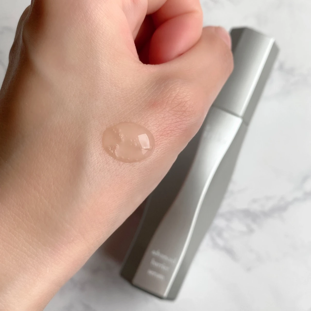 手 美容液 コスメ 化粧品 スキンケア