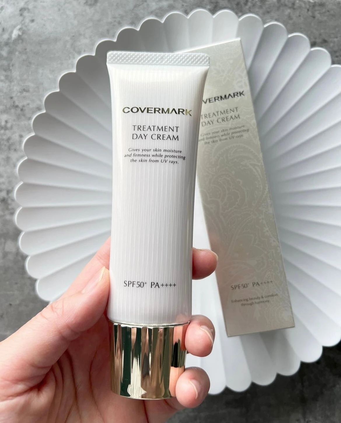 【2023スキンケアUV部門2位】カバーマーク トリートメントデイクリームで乾燥や紫外線等、ダメージを肌に留めずケア【新作コスメ】_4