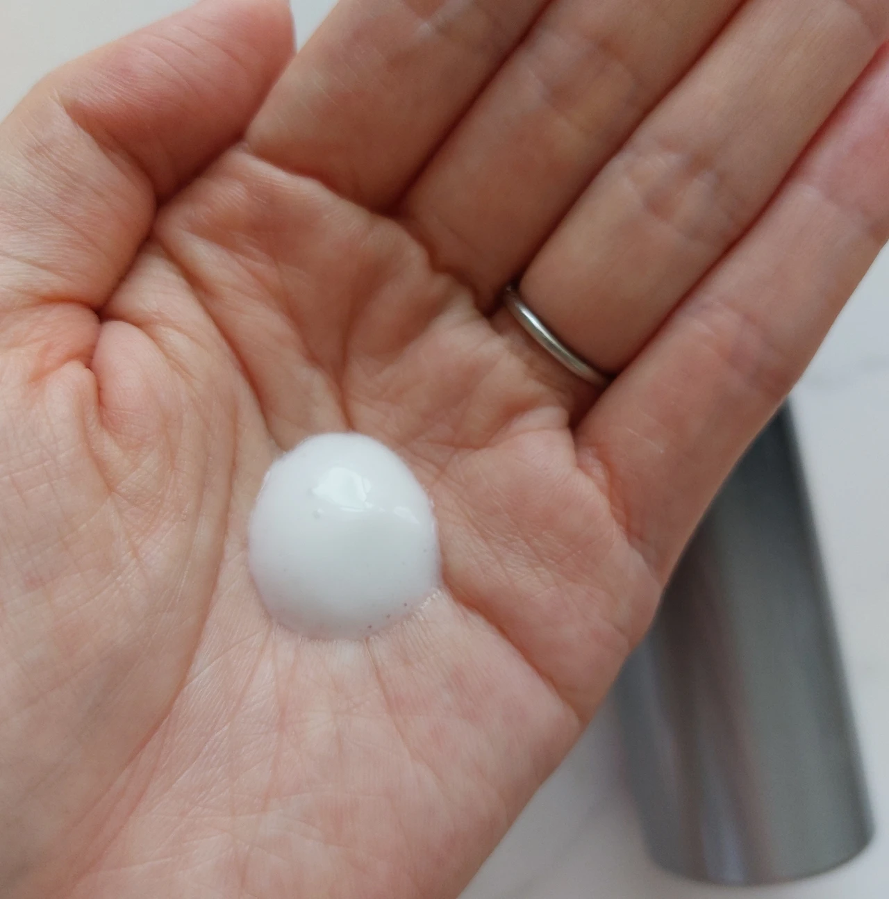 B.A ミルク フォーム＜保湿乳液・美容液＞ テクスチャー