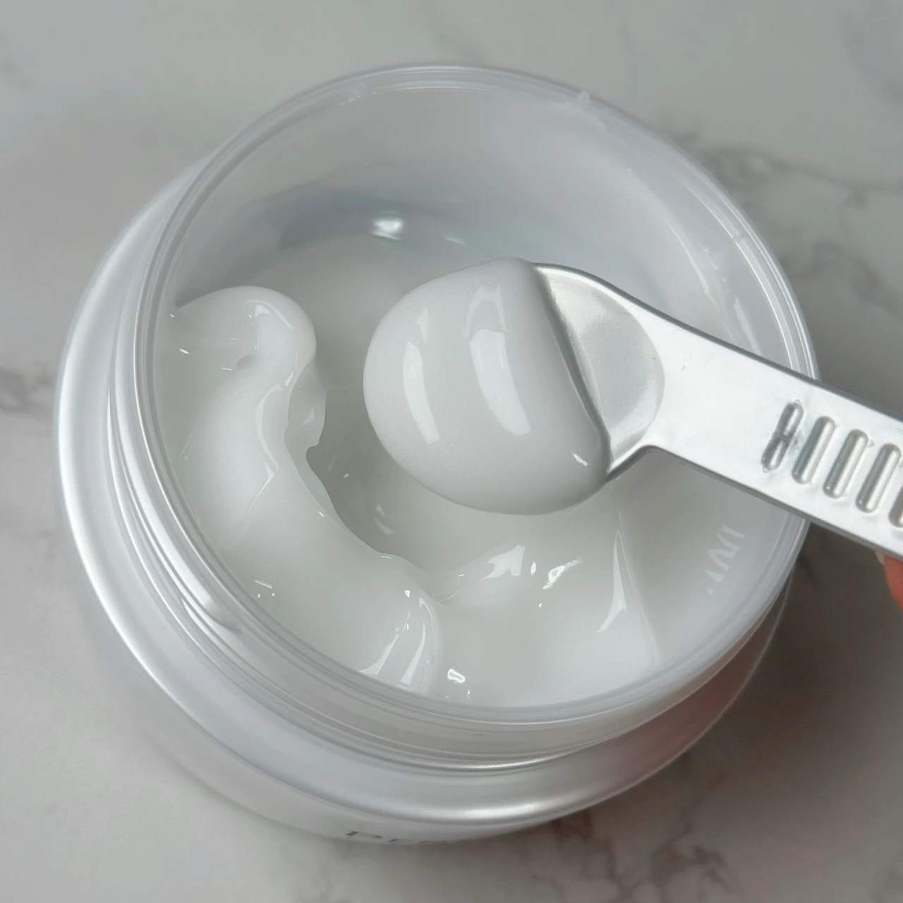 光り輝くツヤ肌へ！美白&ブライトニングケアが叶うオールインワン_2_2