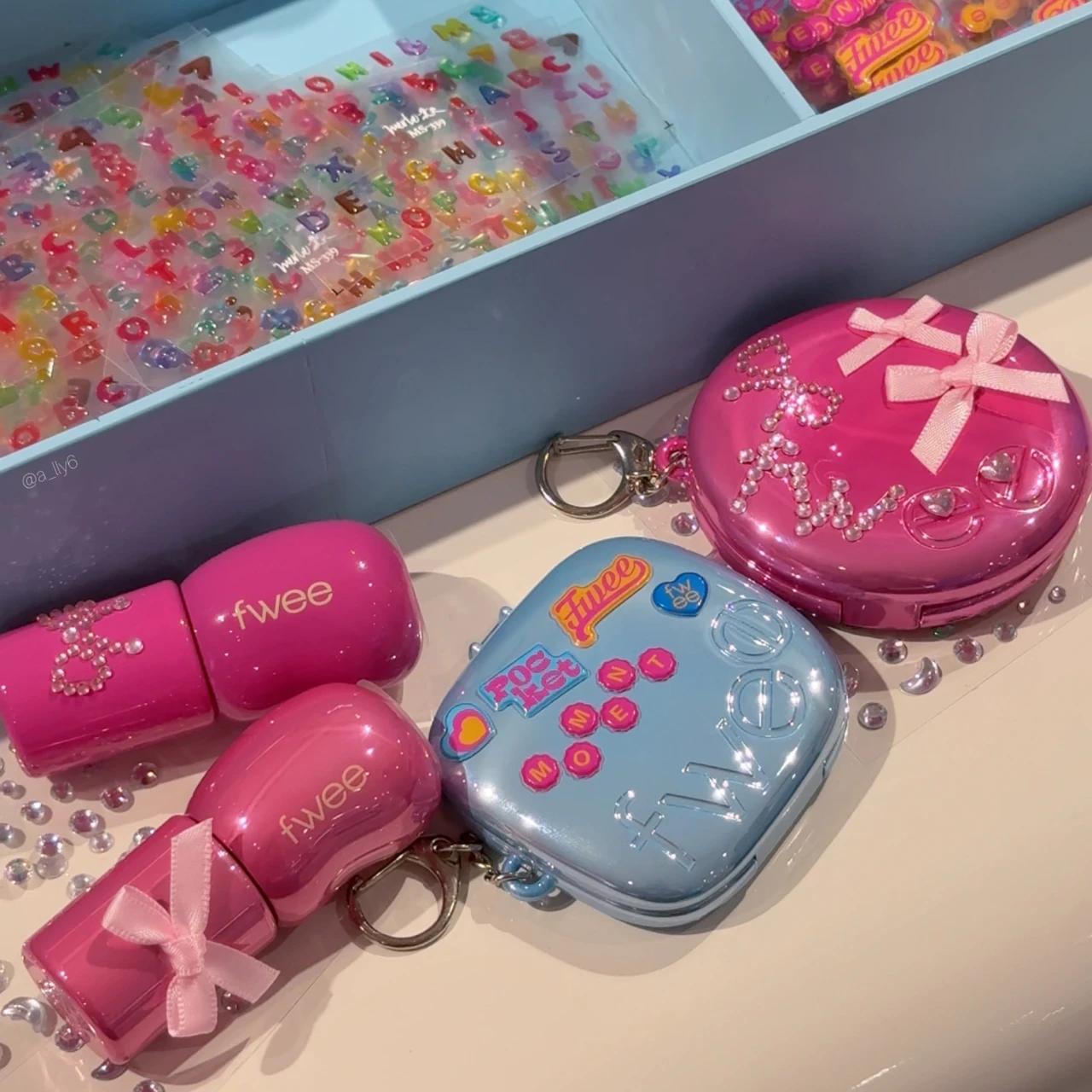 プチプラ 海外 リップ 赤 Uhue MISTINE GOGO TALES ユヒュ ミスティーン 中国 コスメ