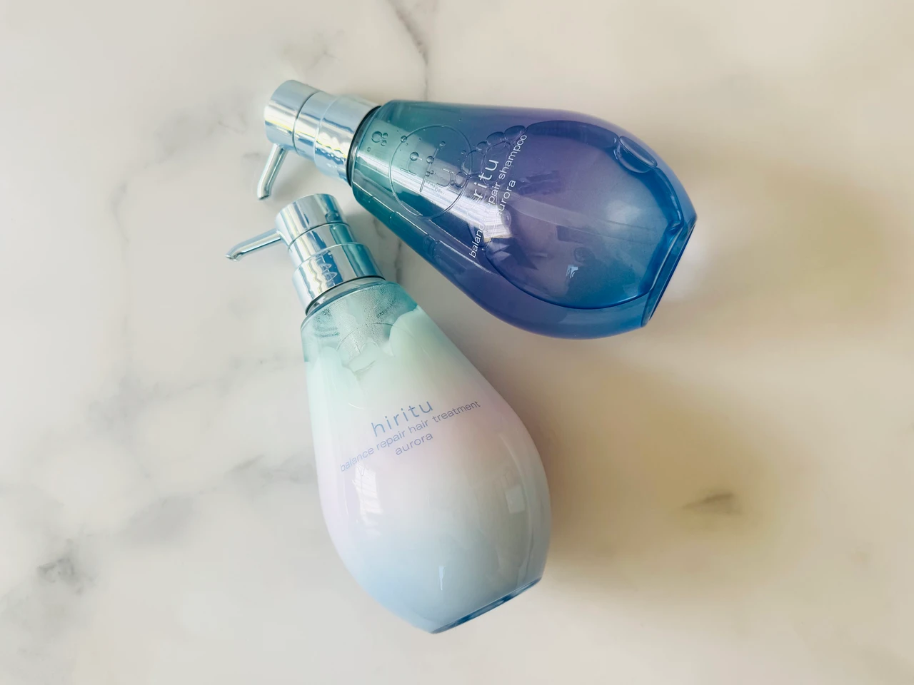 hirituのバランスリペアシャンプー オーロラとバランスリペアヘアトリートメント オーロラ