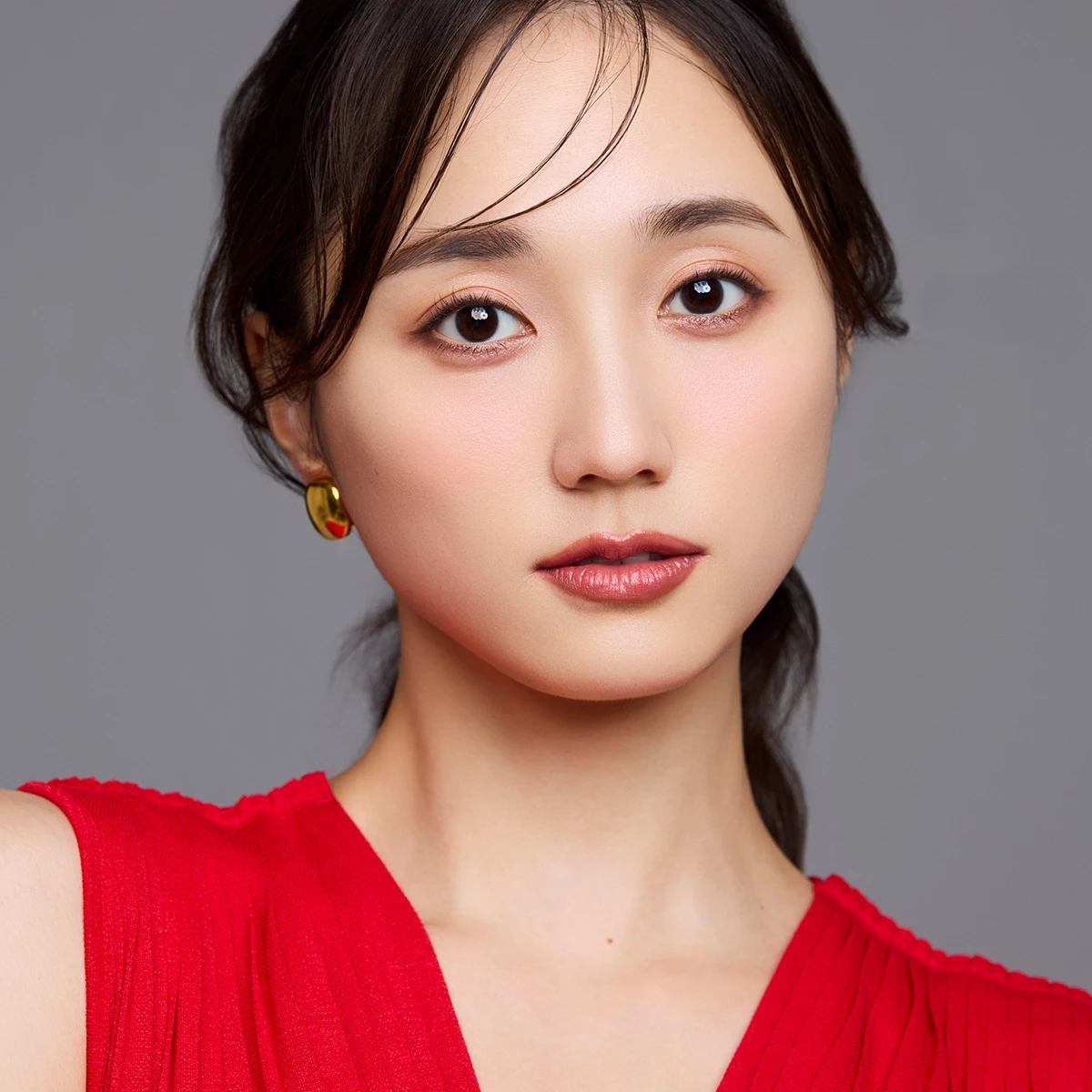 鈴木友菜 inoui インウイプレストパウダー