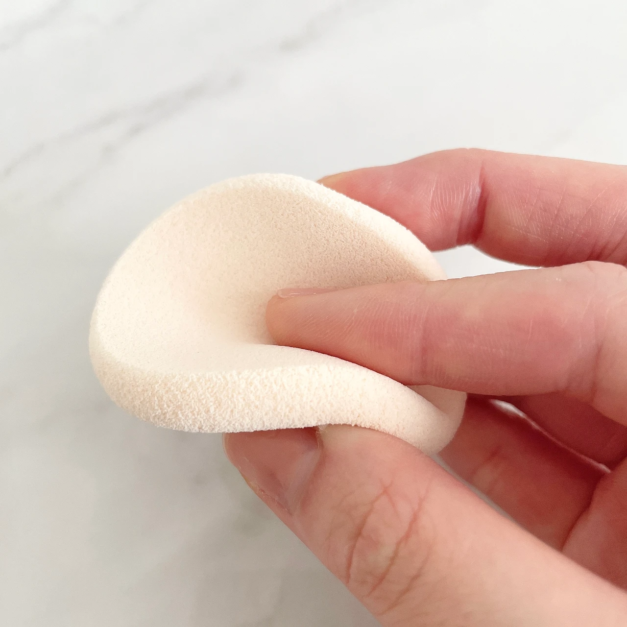 パウダーなのに粉っぽさなし!【モイストラボ パウダレスフィット ファンデーション】がメイク直しにおすすめ♡_4_1