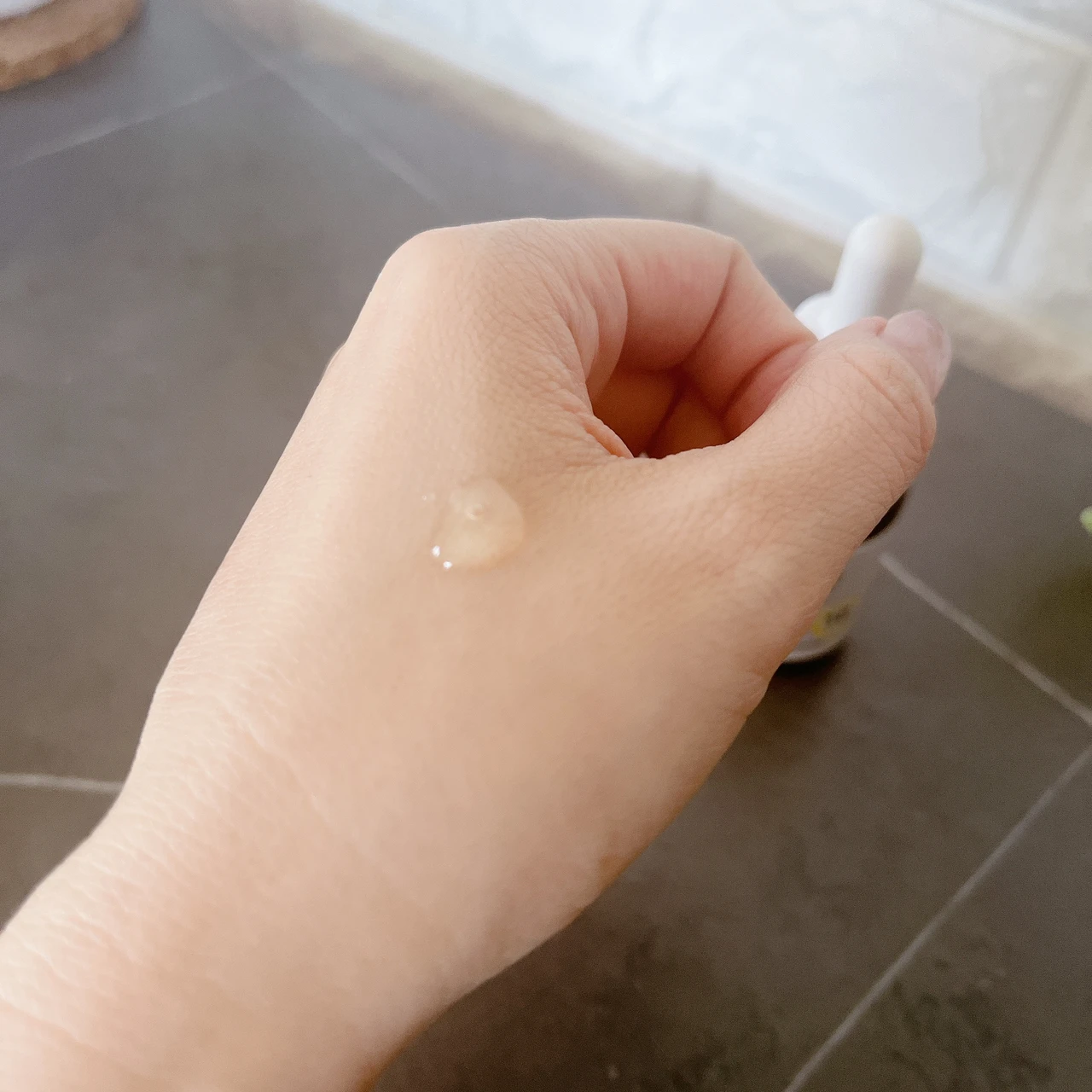 ケアナボーテVC10濃美容液で毛穴もハリも叶えよう_2_2