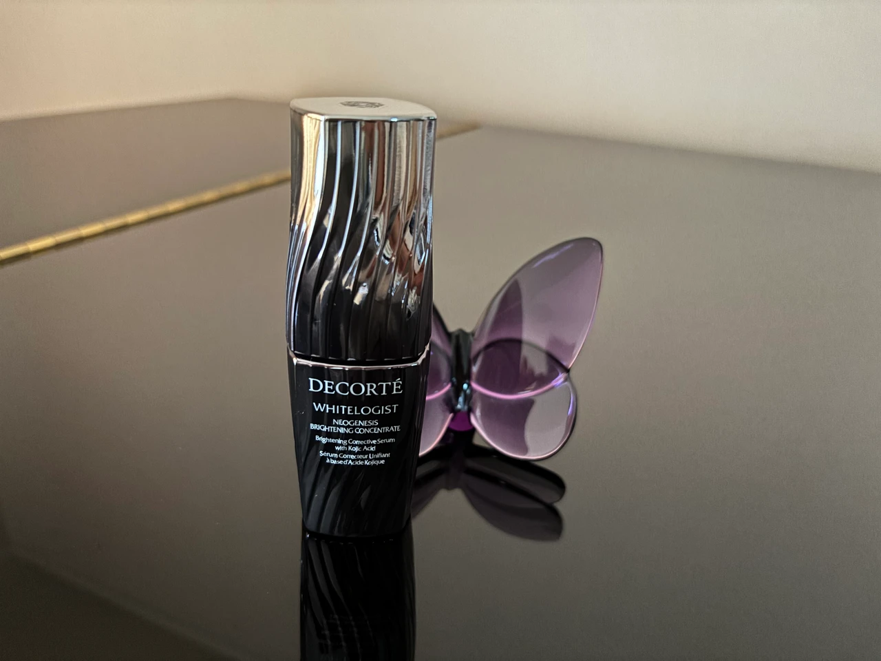 コスメデコルテホワイトロジスト ネオジェネシス ブライトニング コンセントレイトです♡
