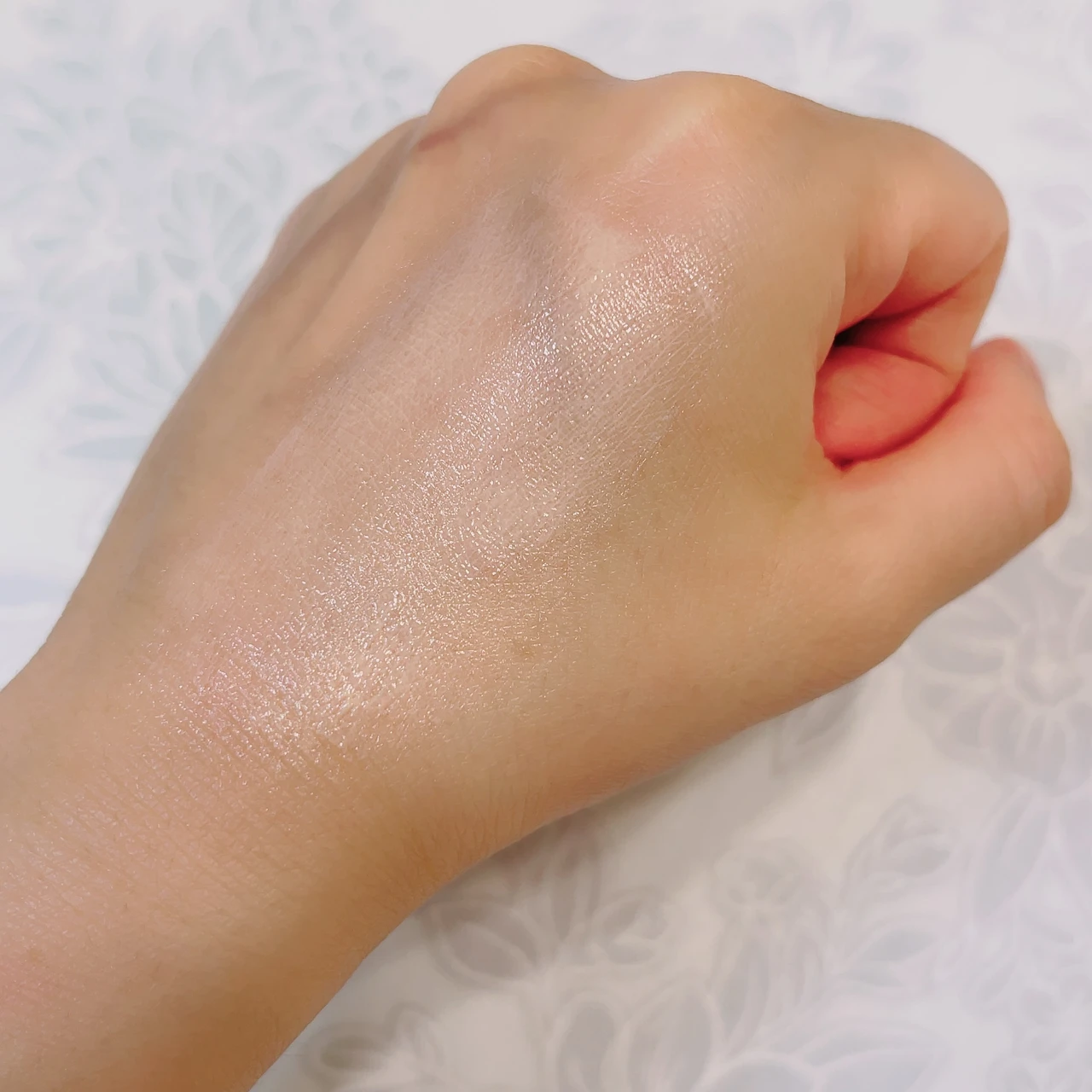 &beのUVプライマーのスウォッチ②