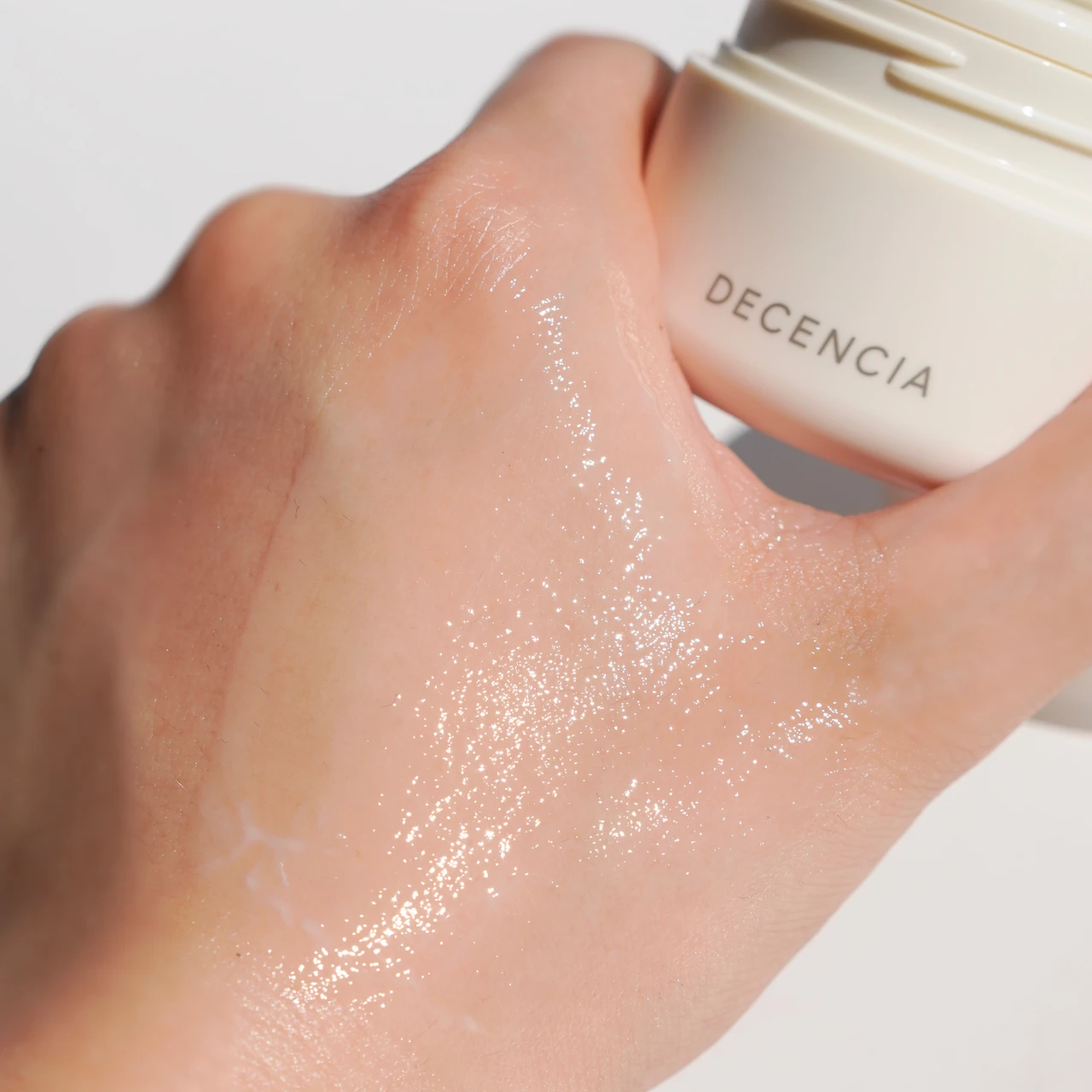 角層にアプローチ。ディセンシアの擬似角層でやさしくつつみこむクリームを紹介します!_3_2