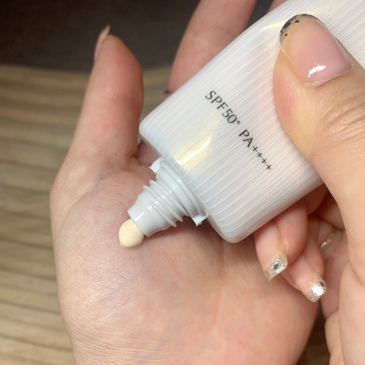 covermark カバーマーク トリートメントデイクリーム スキンケアUV スウォッチ