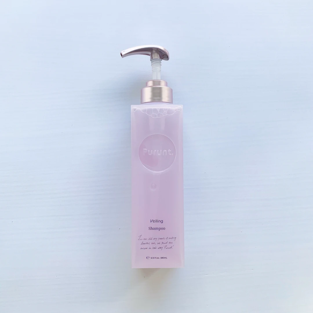 プルント ヴェーリング美容液シャンプーのボトル。