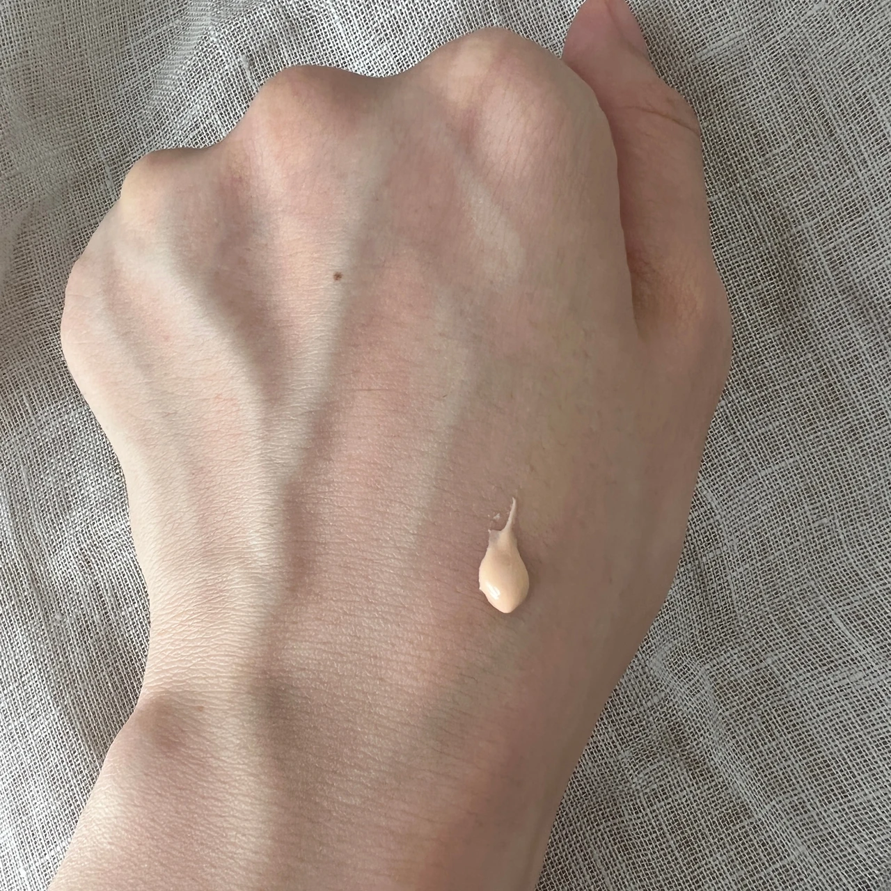 【&be(アンドビー)】2022年上半期ベスコス(トーンアップ下地部門)受賞！UVケアしながら簡単キレイにツヤ肌をつくるならこれ！「&be UVプライマー」_2_1