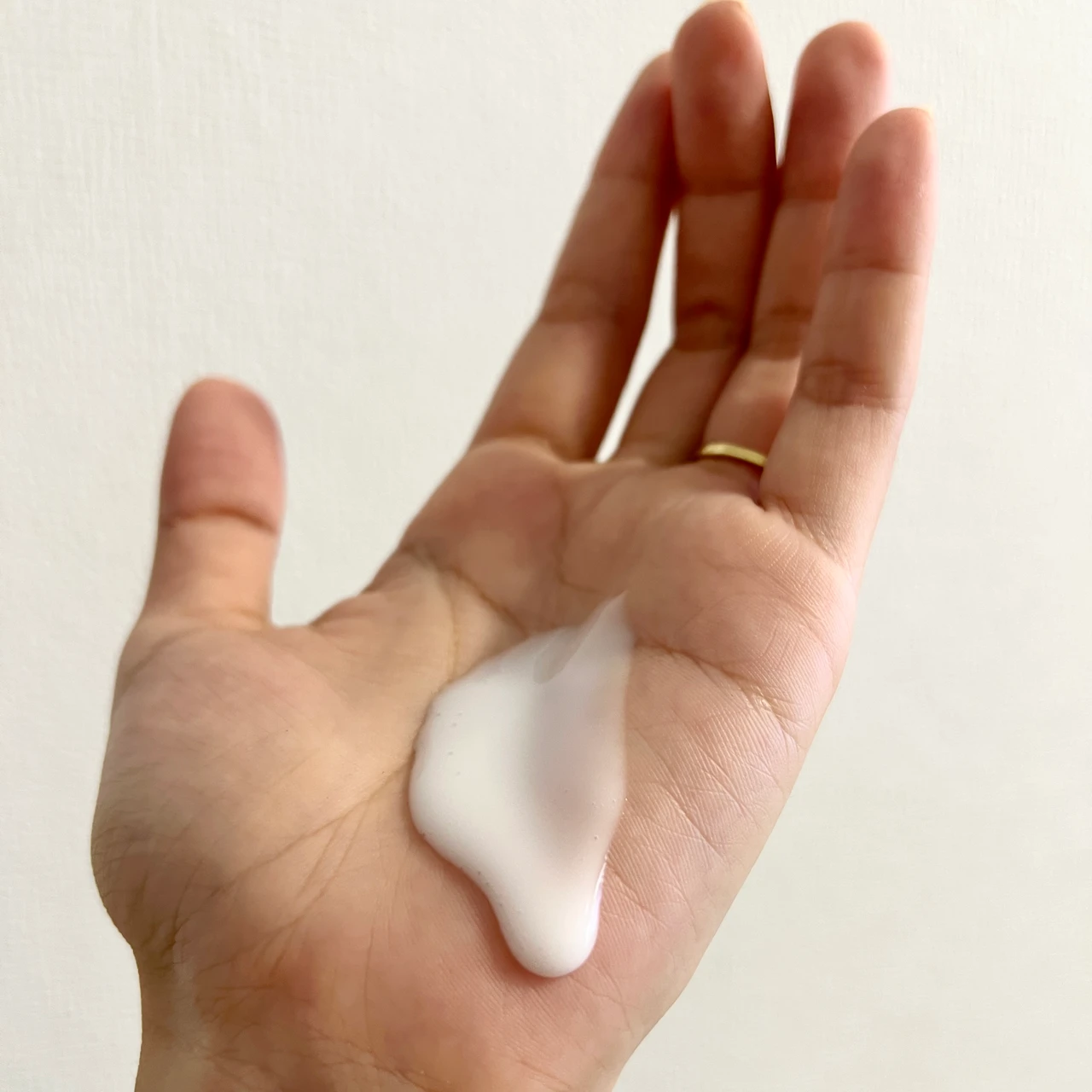 夏のお疲れ乾燥肌を手軽にケア！9月1日新発売《リッツモイスト 全身用ミルク美容液》_3_1