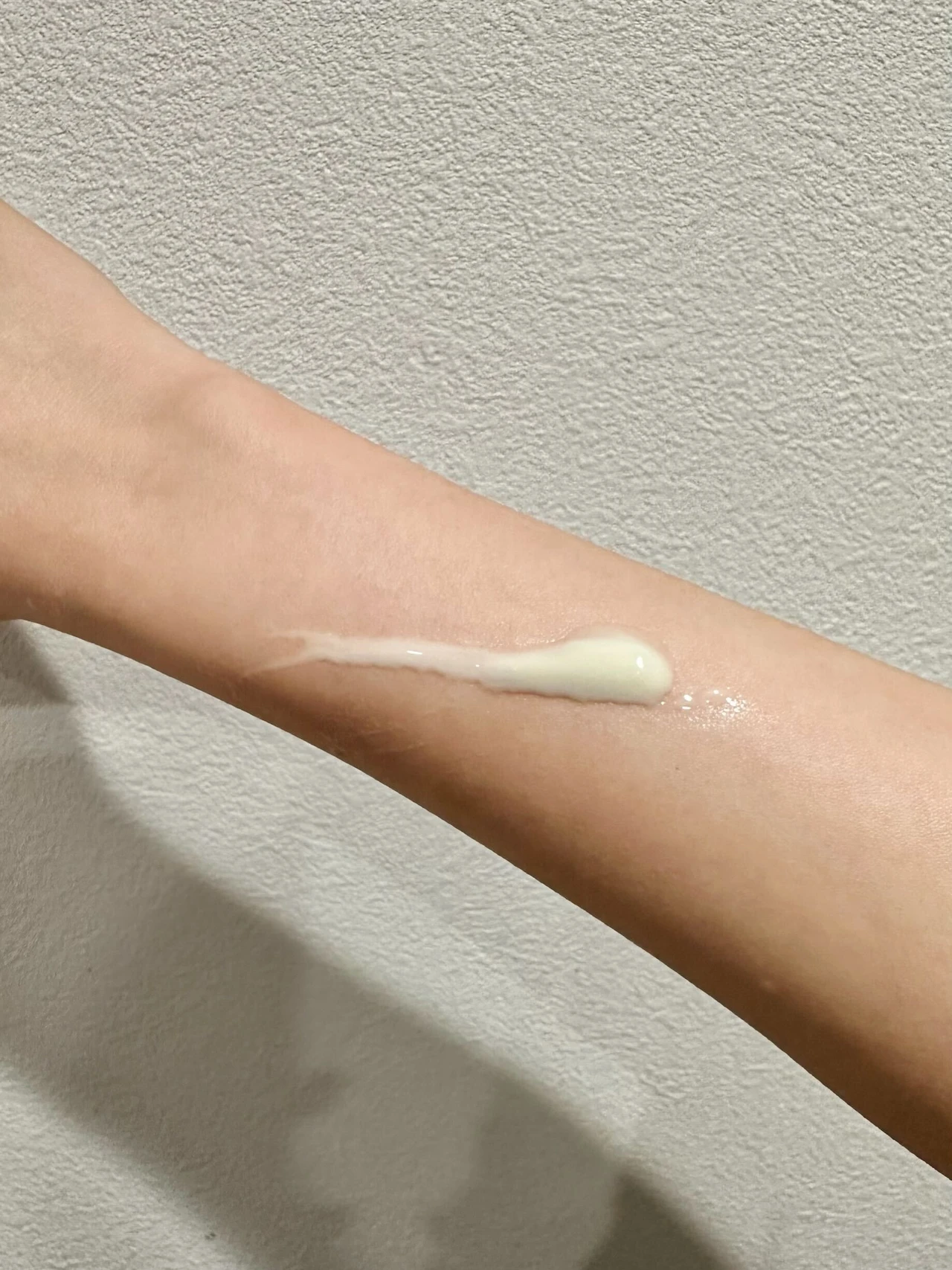 ポンプ式で使いやすさ◎紫外線予報 さらさらUVジェルF_3