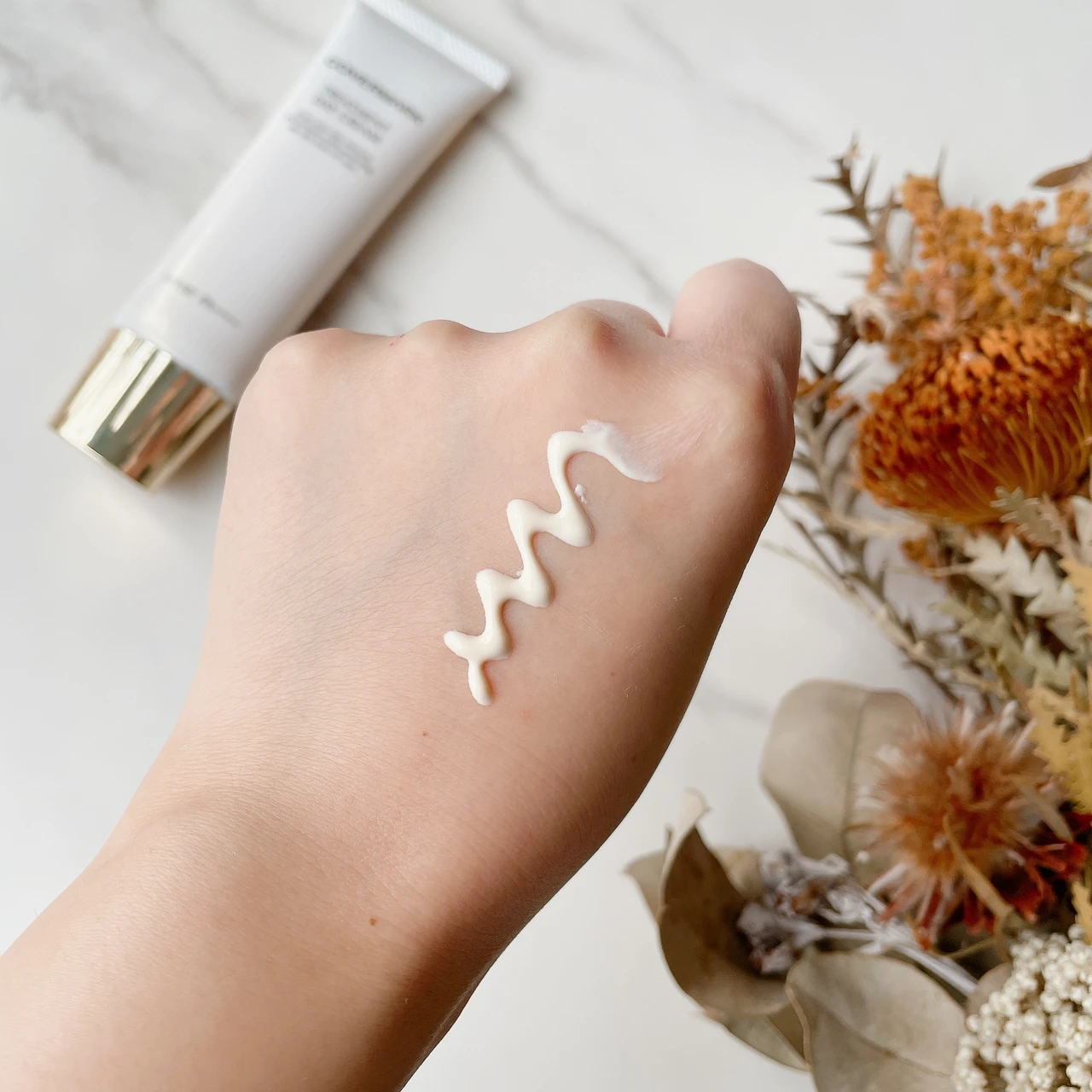 【スキンケアマニアおすすめ】カバーマーク トリートメント デイ クリーム 今季話題の日中用スキンケアクリーム_2_1