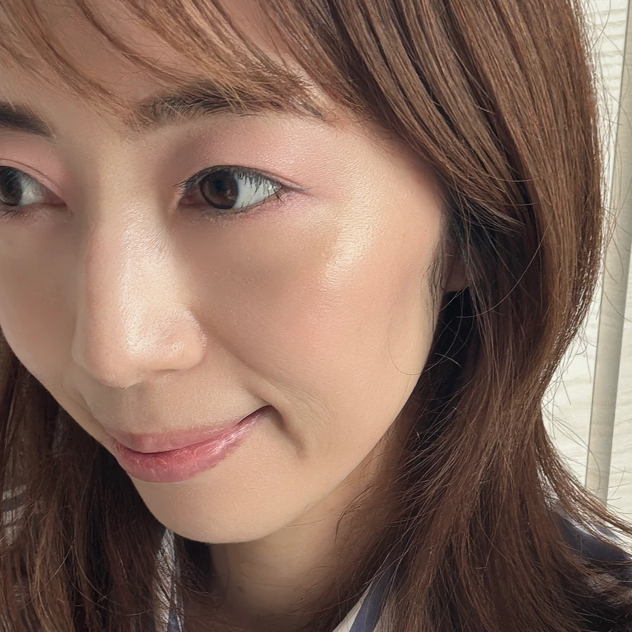 40代からの透明感メイク。WAKEMAKEのマルチパレットで叶えるシアーな仕上がり。_3_1