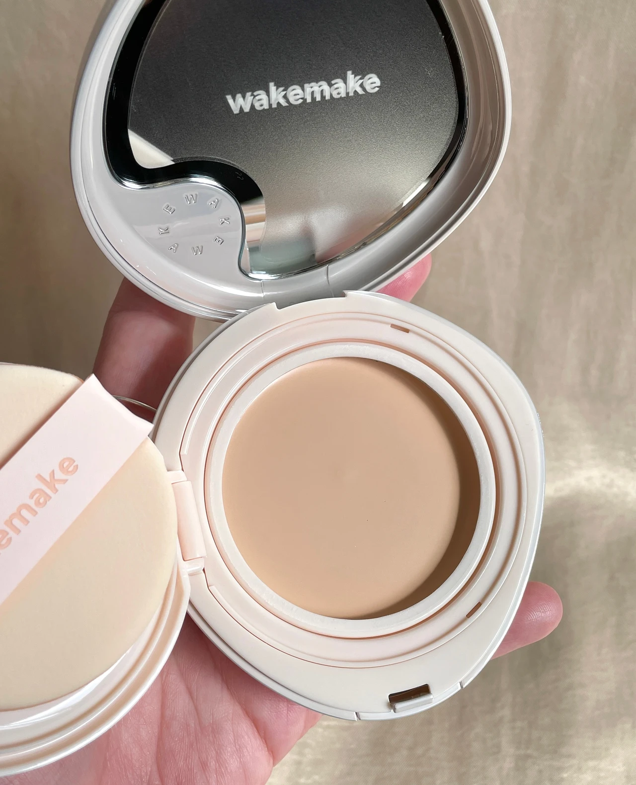 ウェイクメイク、ファンデ、韓国コスメ