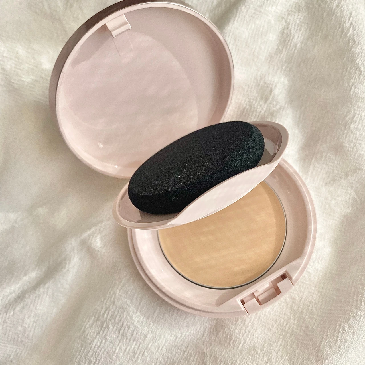 ベースメイクに新提案!プリマヴィスタのバーム状美容液ファンデーションで、乾燥肌が艶肌に。【2023年2月4日数量限定発売】_2_2