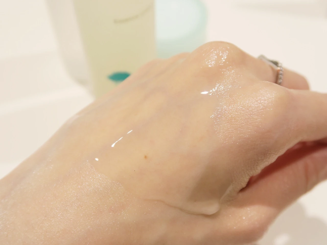 エッセンスローション 